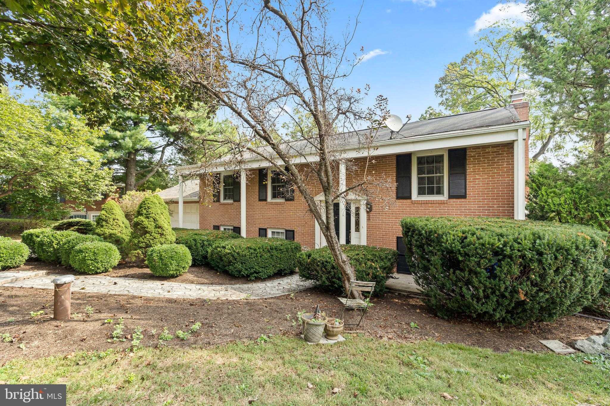 7705 Ridge Rd photo 3