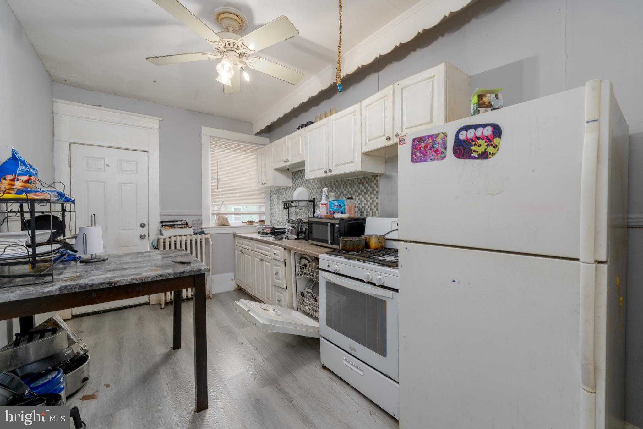 3215 Phelps Ln photo 4