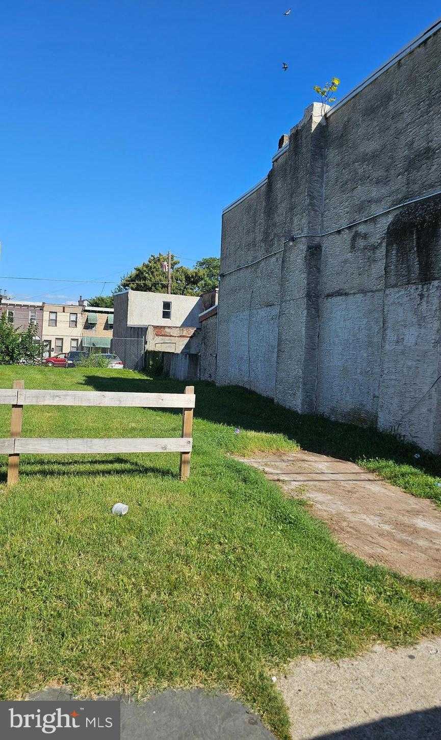 2323 N 6th St photo 2