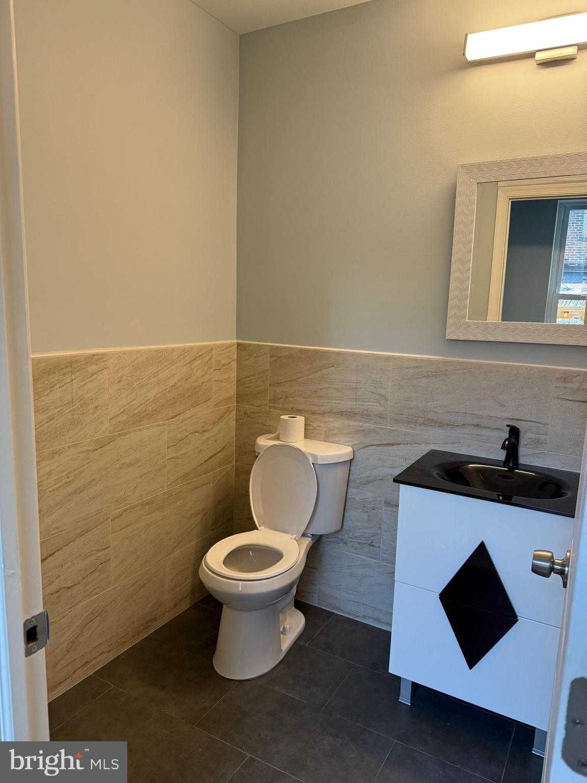 2133 Wakeling St photo 4