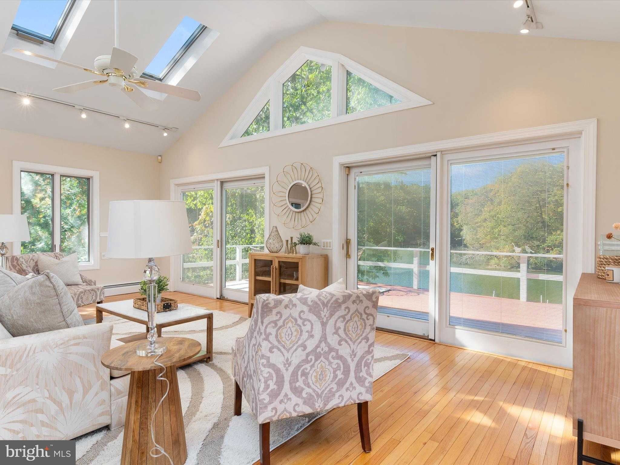 111 Virginia Ave photo 3