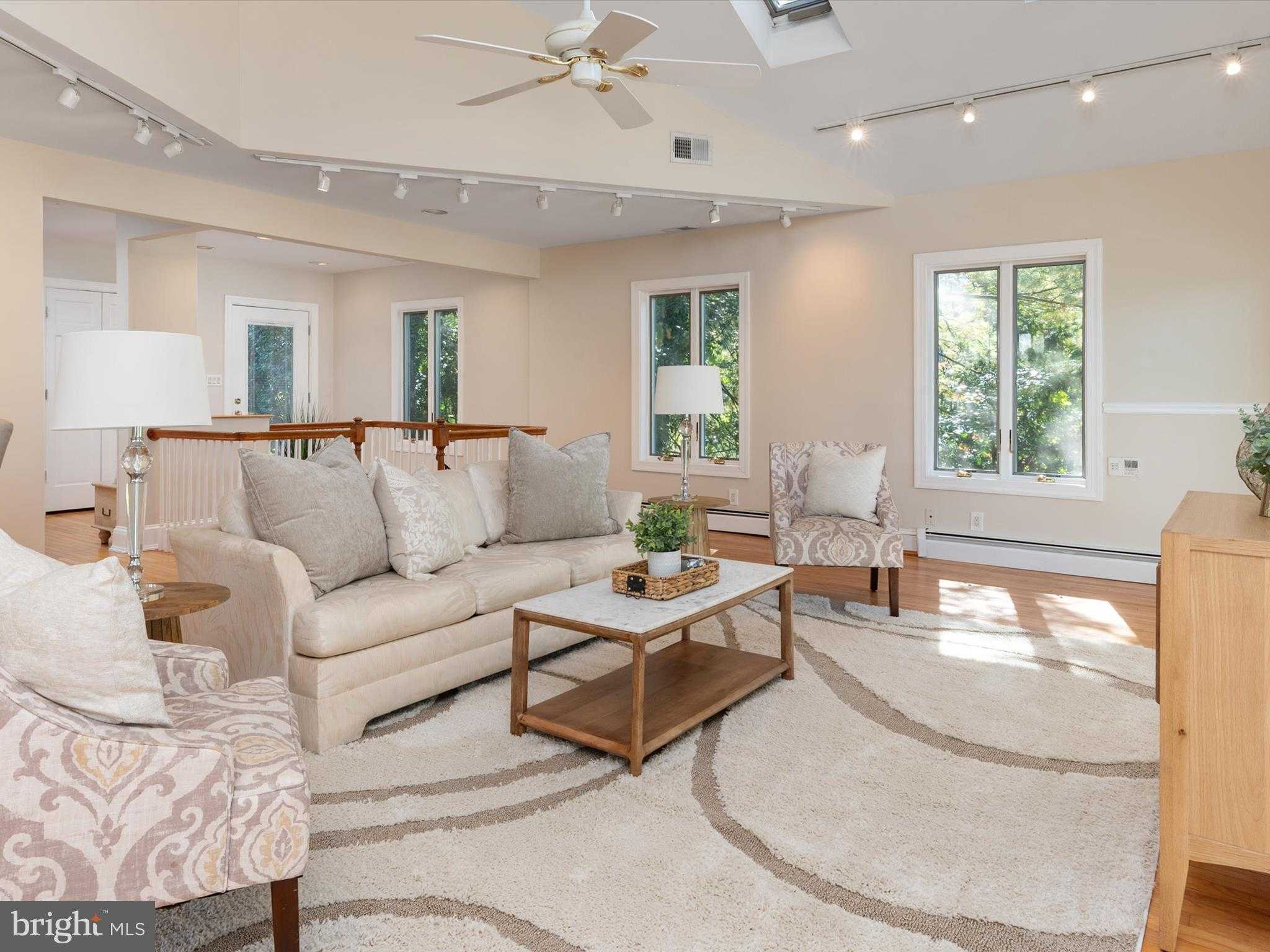 111 Virginia Ave photo 37