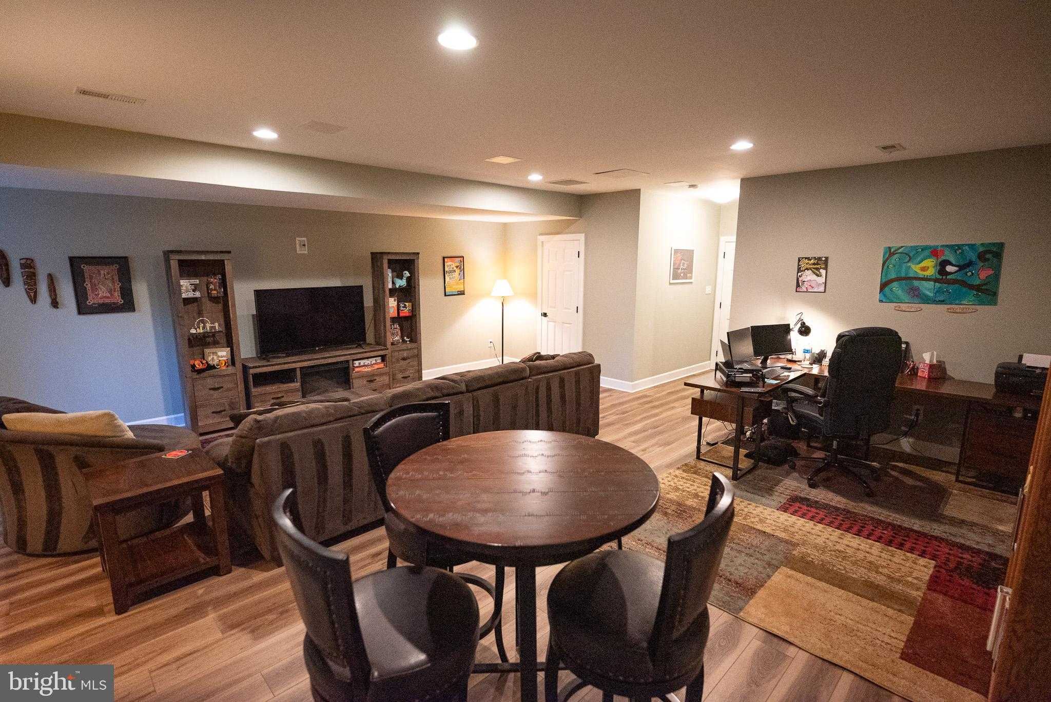 210 Spring Ln photo 43