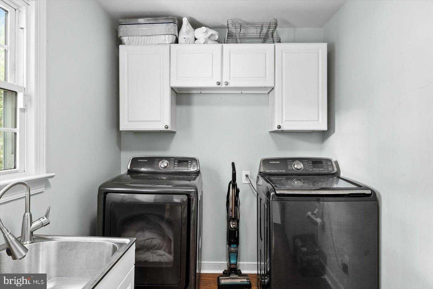 616 Winterberry Dr photo 32