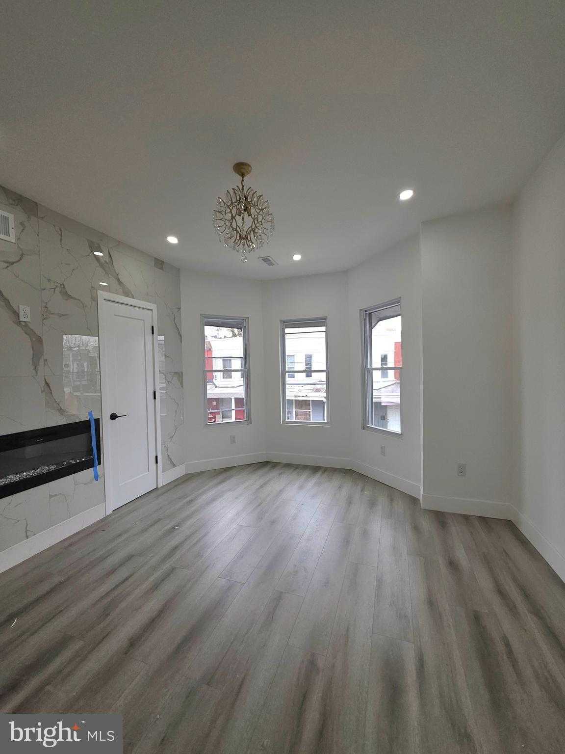 5349 Delancey St photo 20