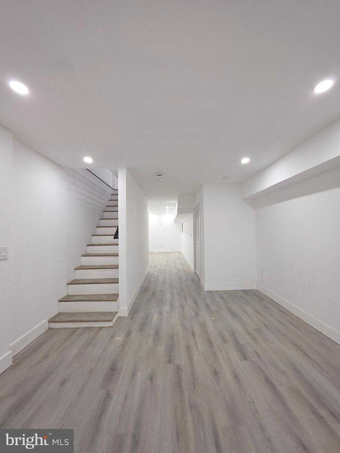 5349 Delancey St photo 29