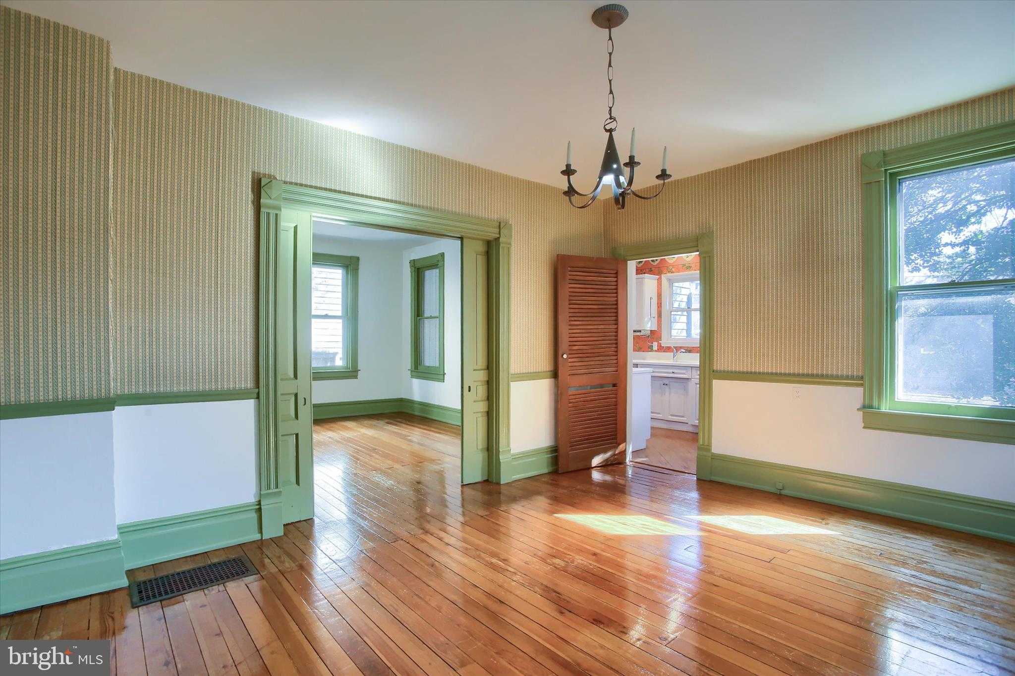 421 W Main St photo 13