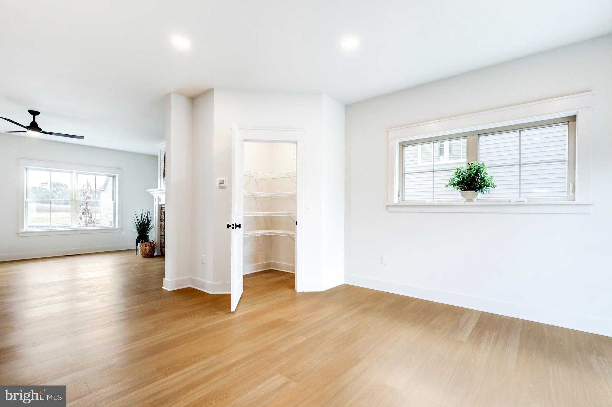 218 Parkside Pl photo 11