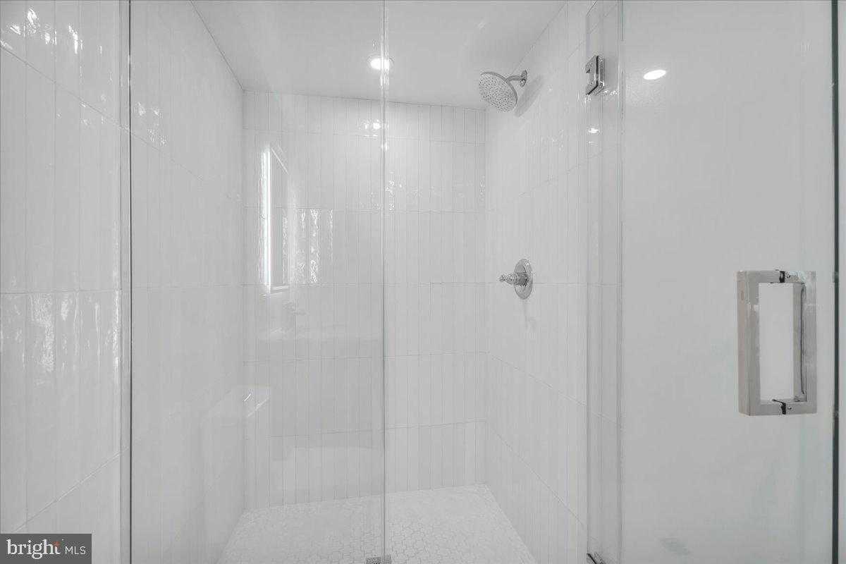 1146 N Galloway St photo 24