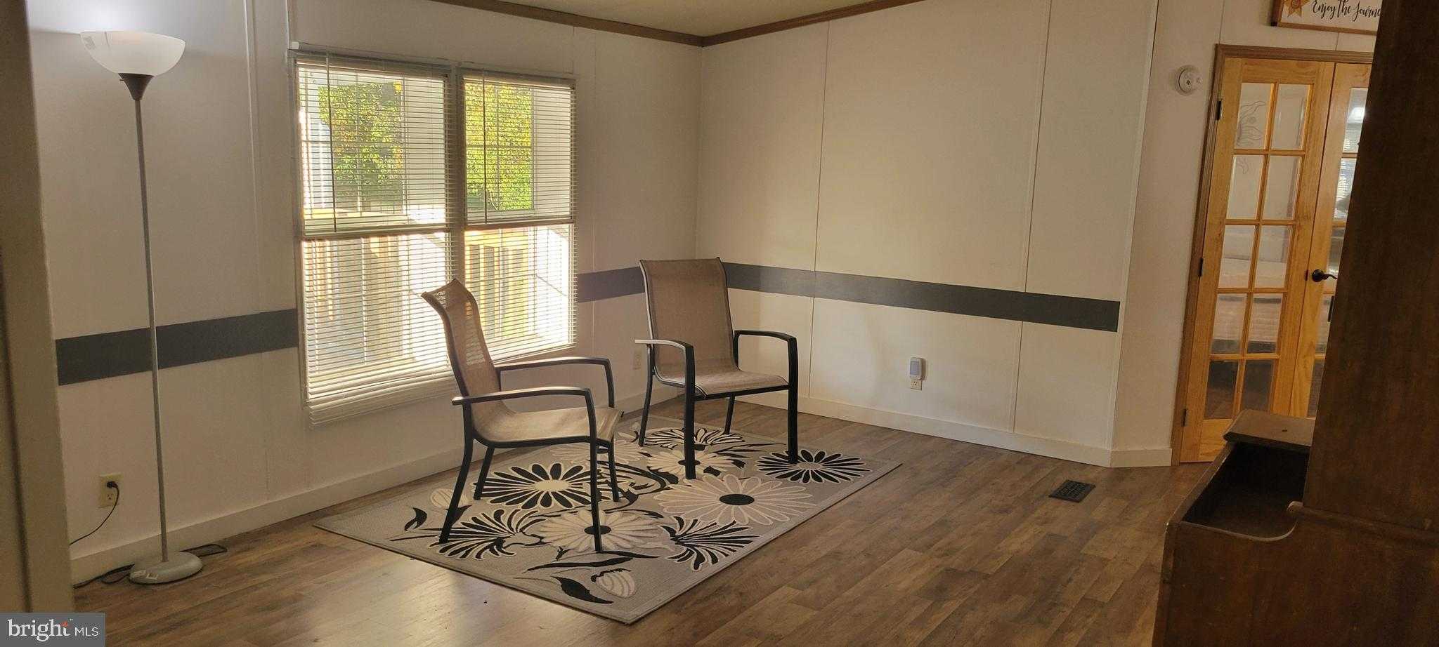 1021 Redwood CT photo 8