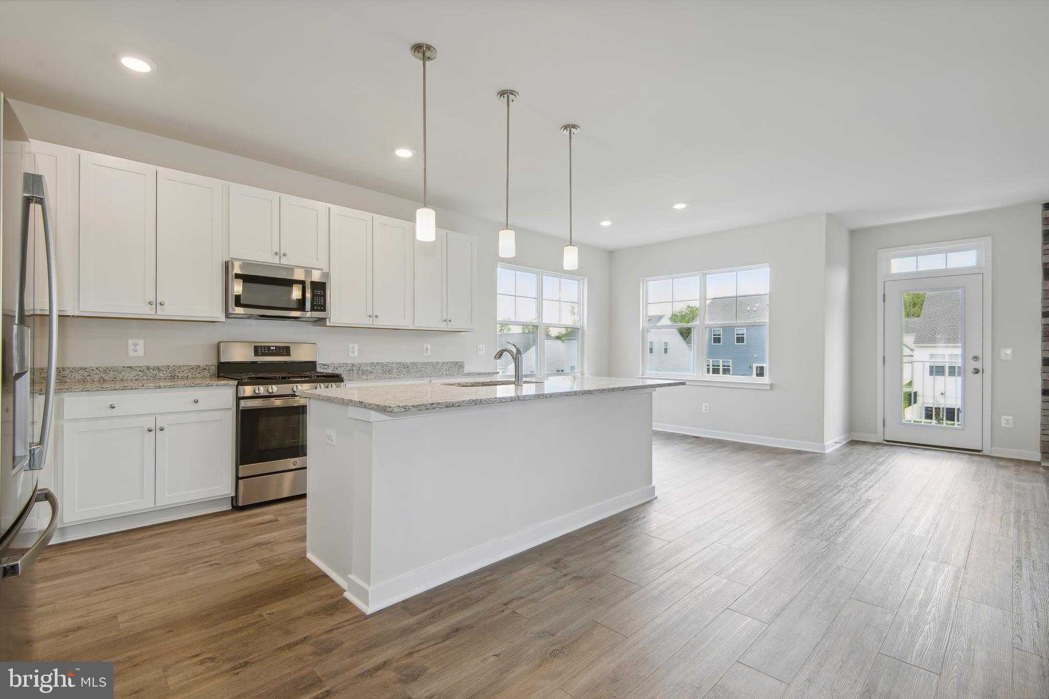 69 Barksdale Dr photo 4