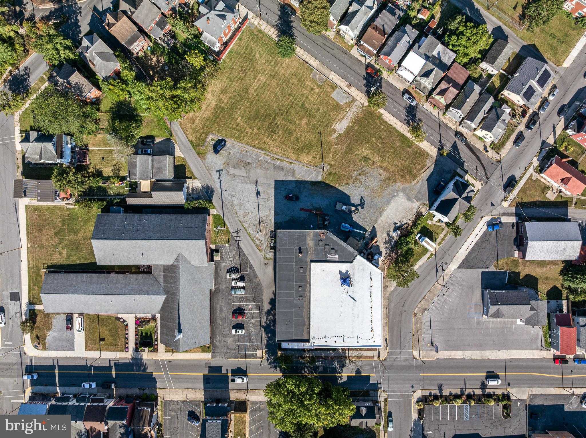 1001 Moore St photo 7