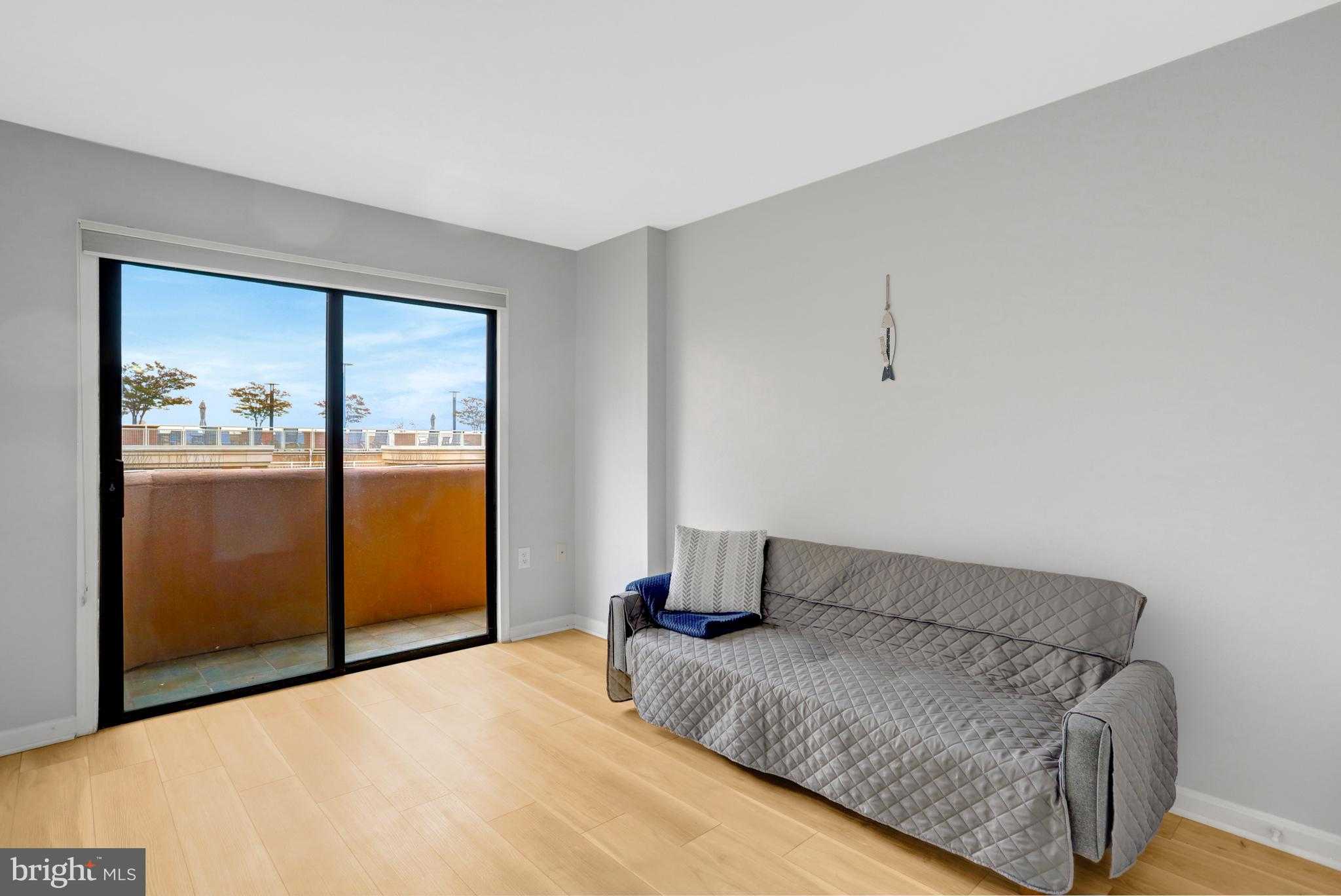 1301 N Courthouse Rd Apt 1108 photo 28