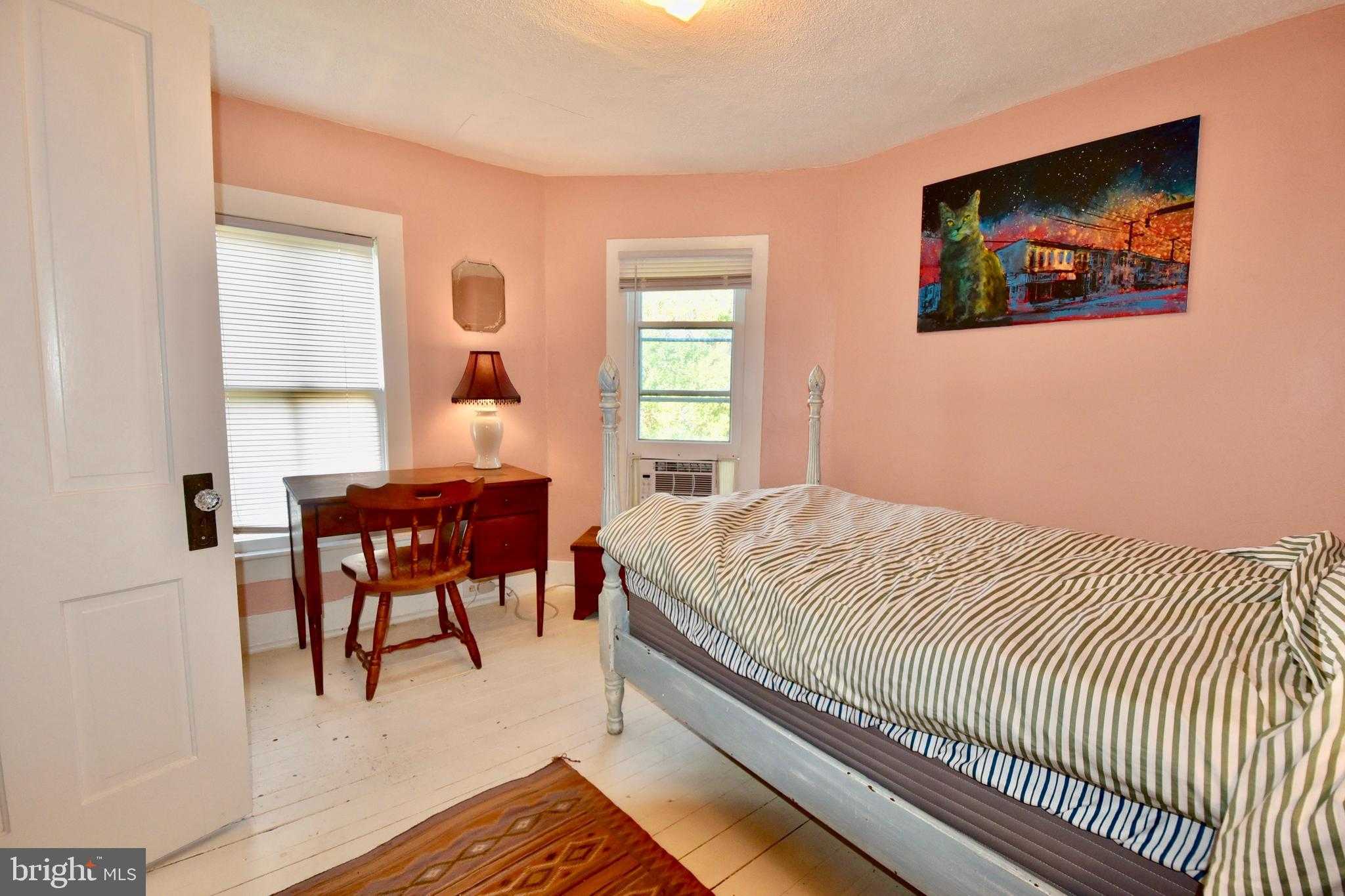 407 Main St photo 14