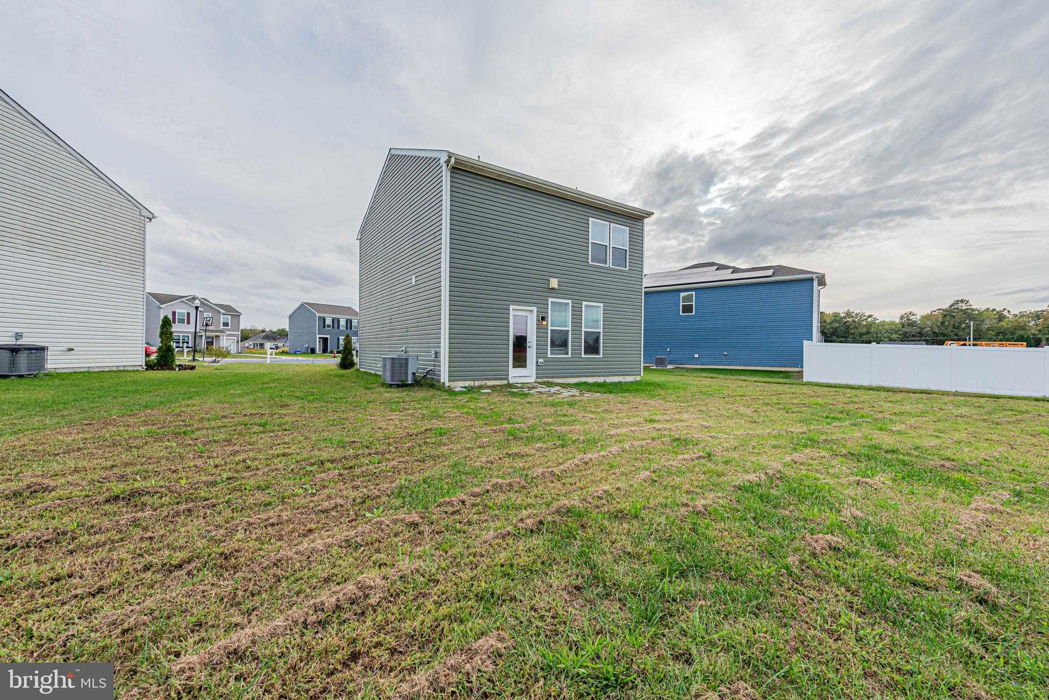 1934 N Old Mill Dr photo 27