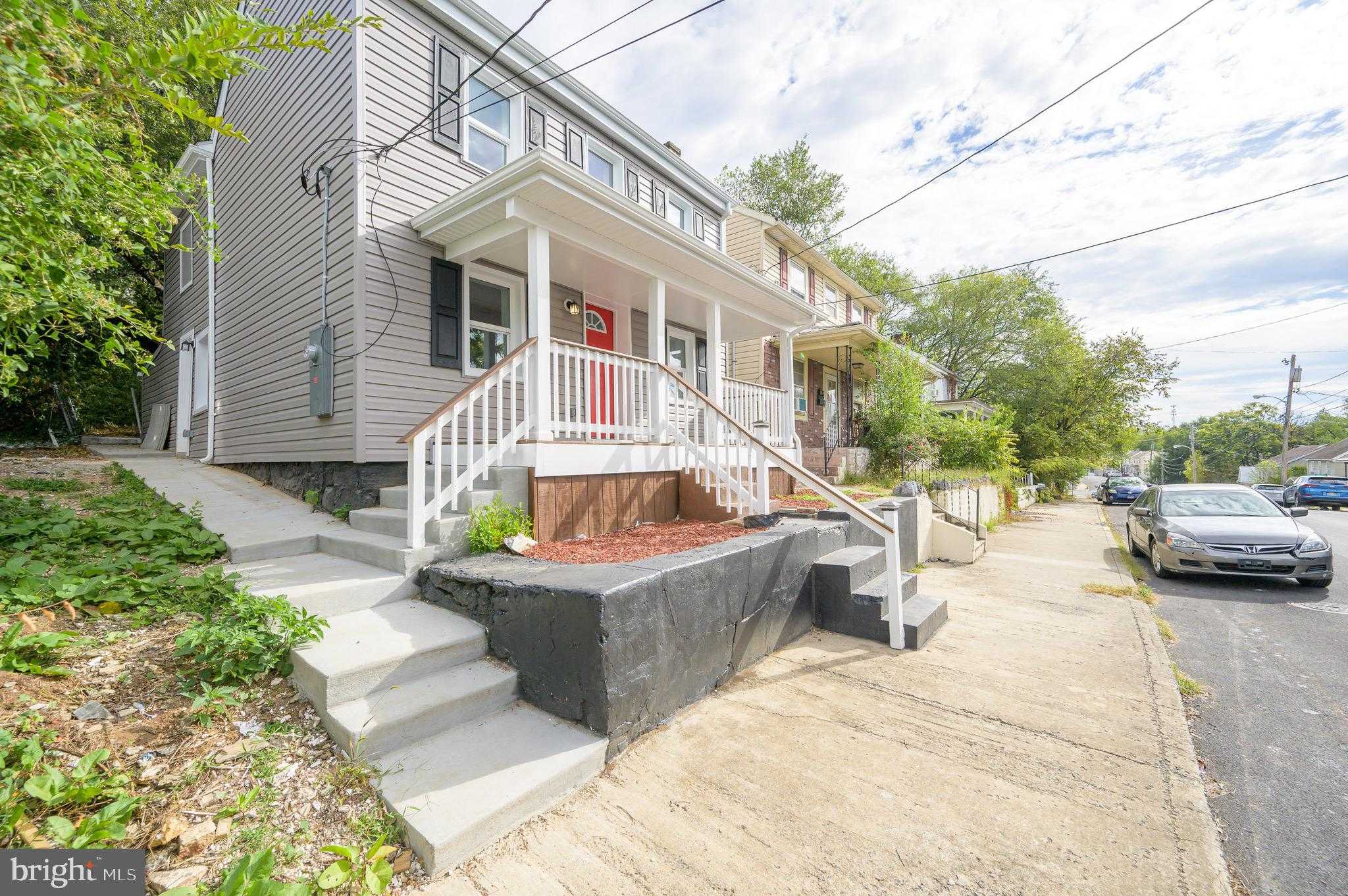 211 E Liberty St photo 6