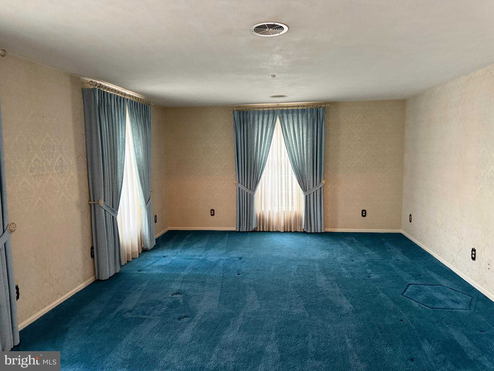 586 Crestwood Dr photo 60