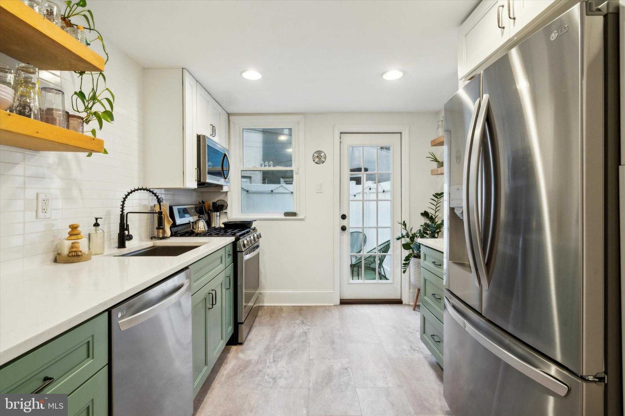 883 Perkiomen St photo 9