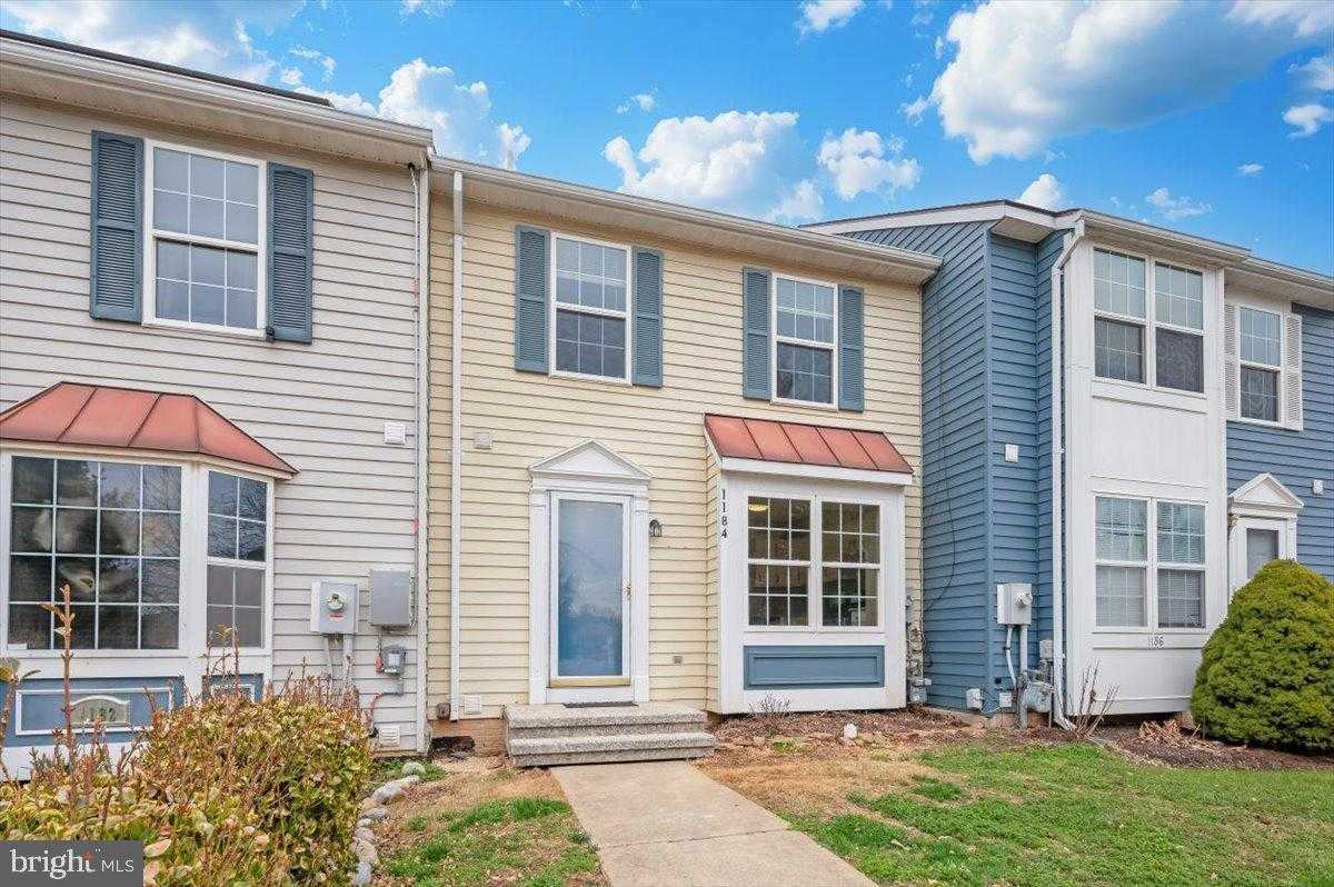 1184 Heathfield Rd photo 2