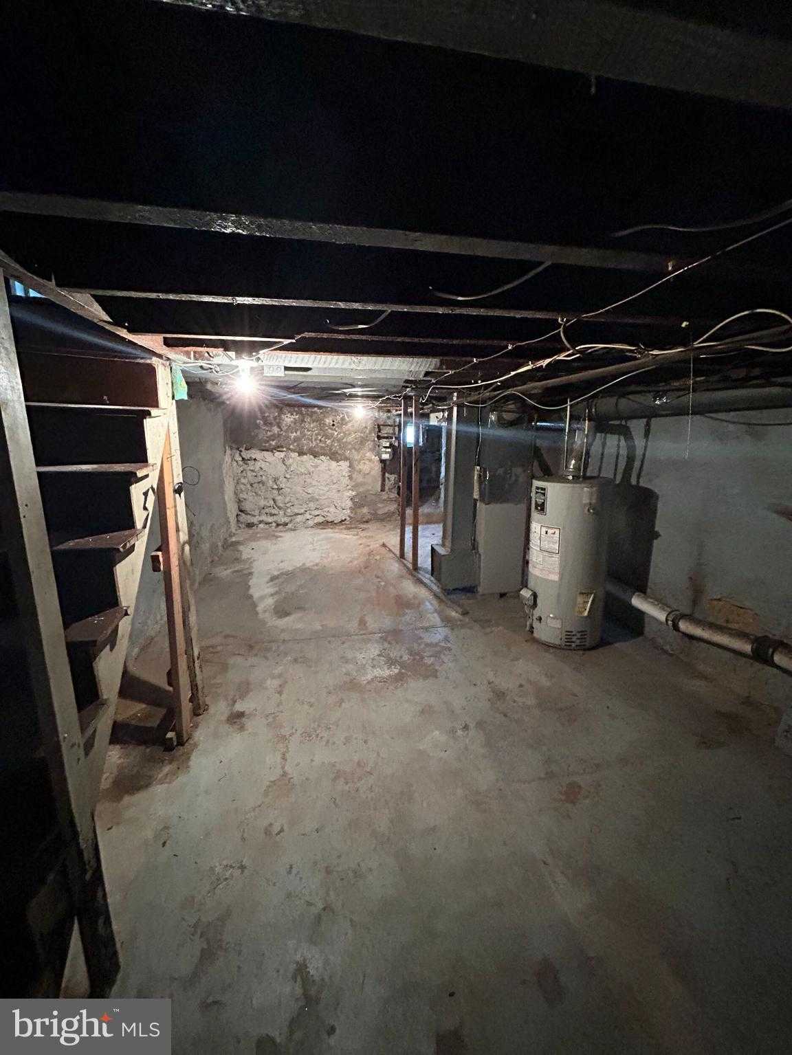 3325 N Hancock St photo 20