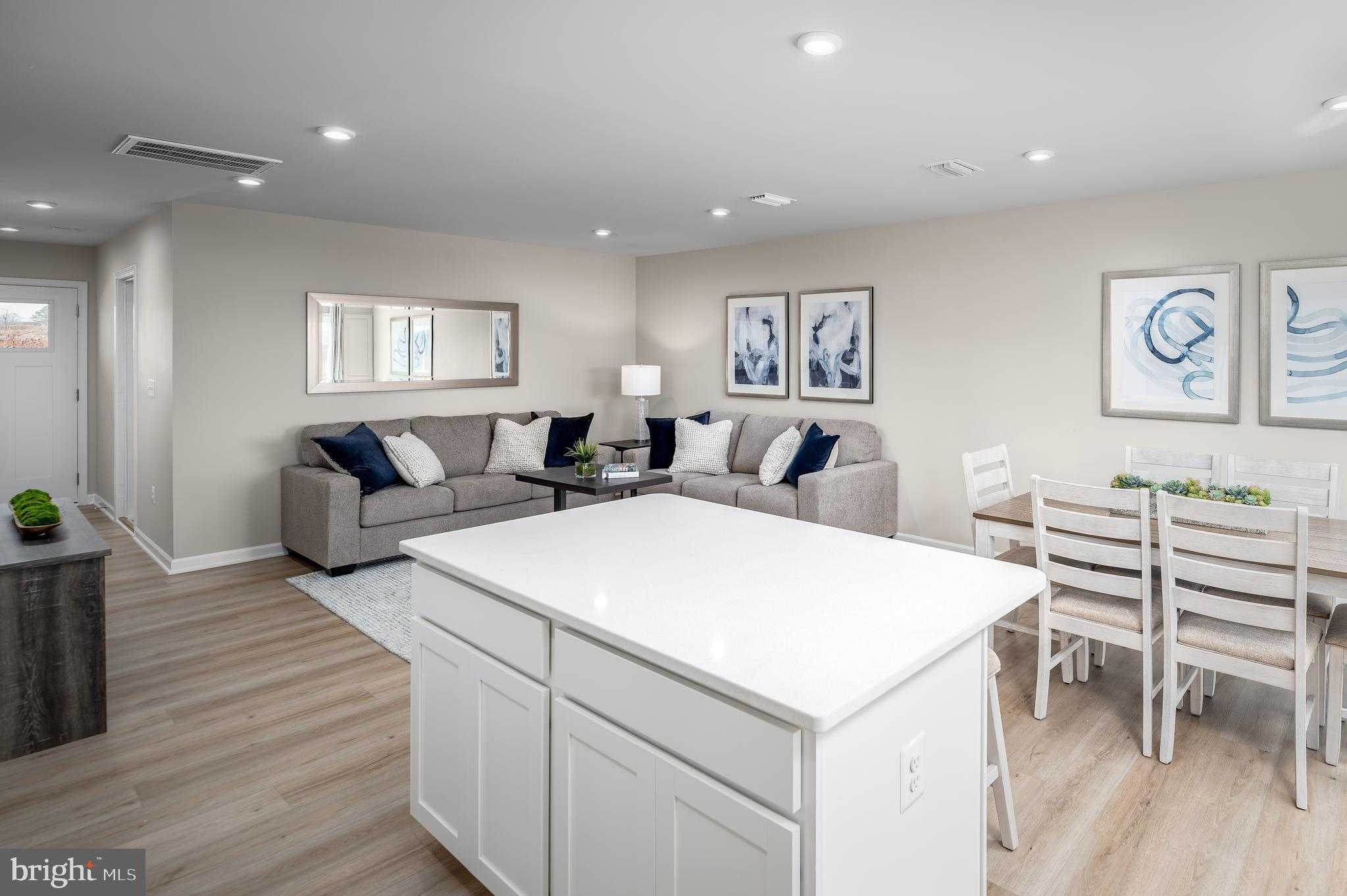 20036 Rosebank Way photo 8