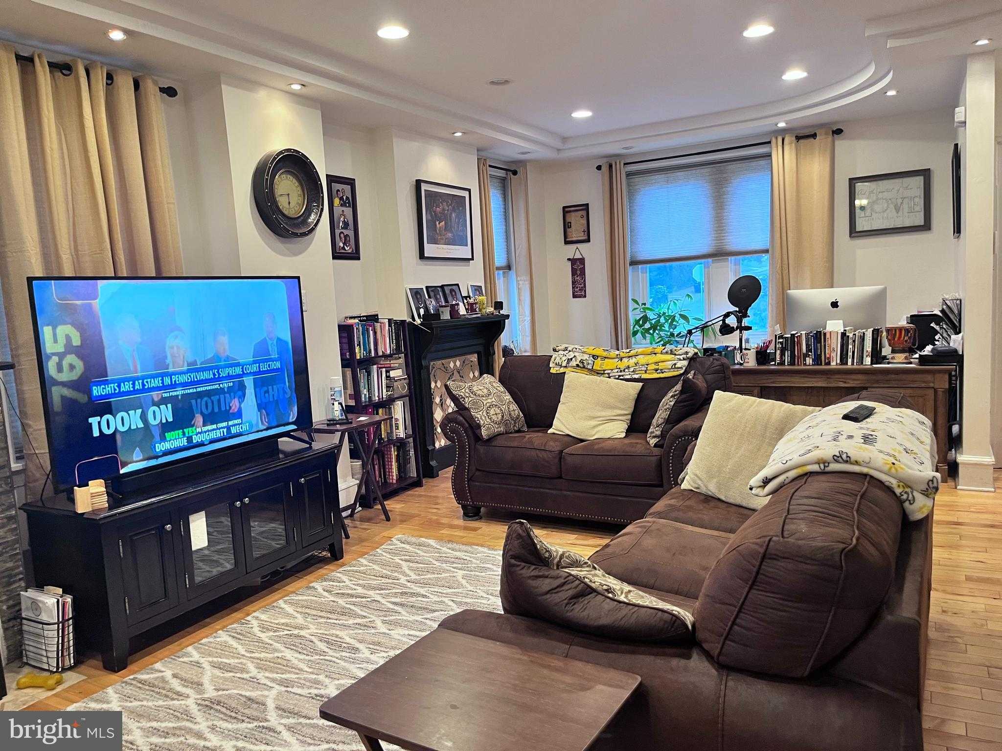 135 E Upsal St photo 4