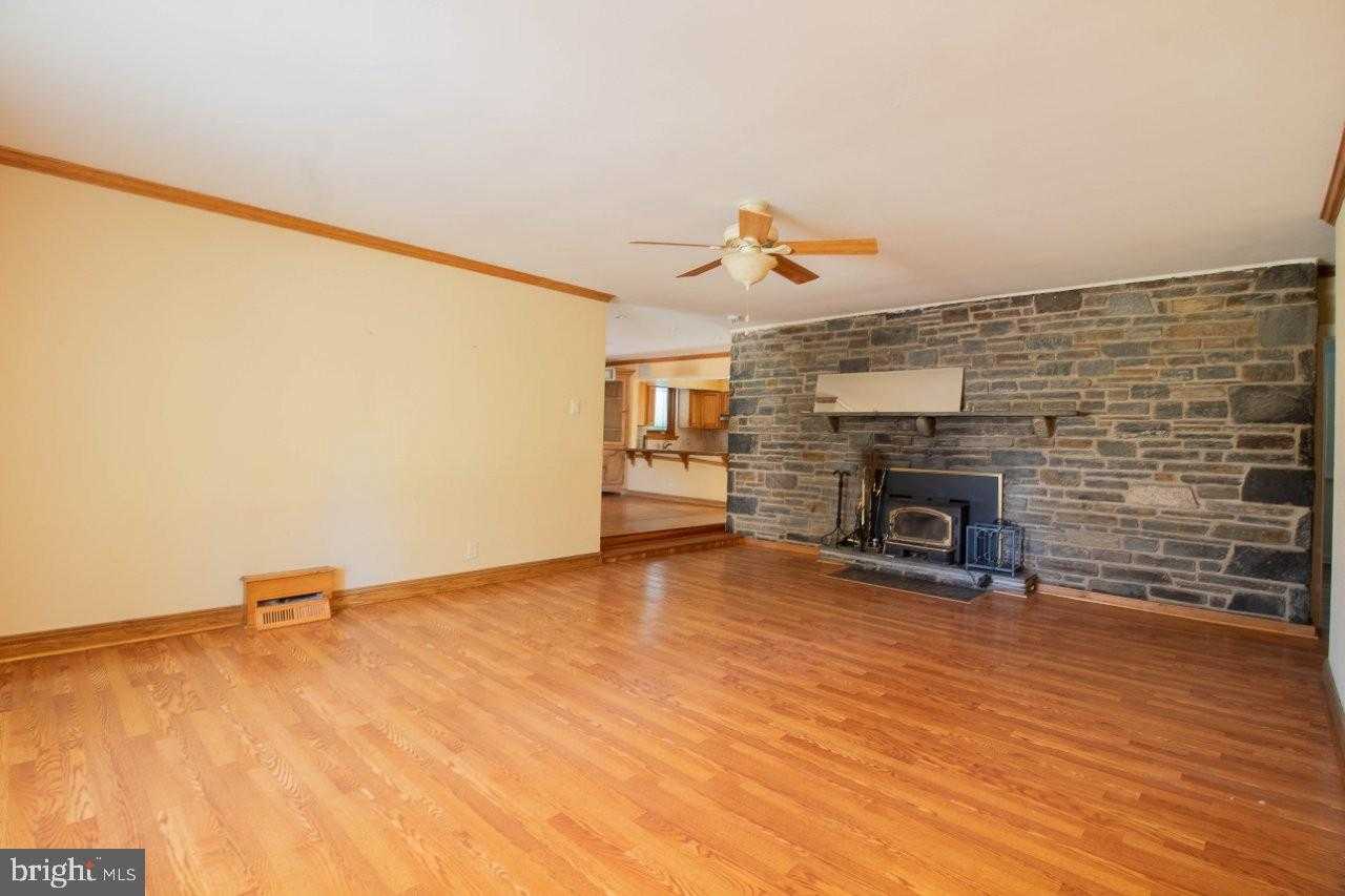 302 Crest Park Rd photo 3