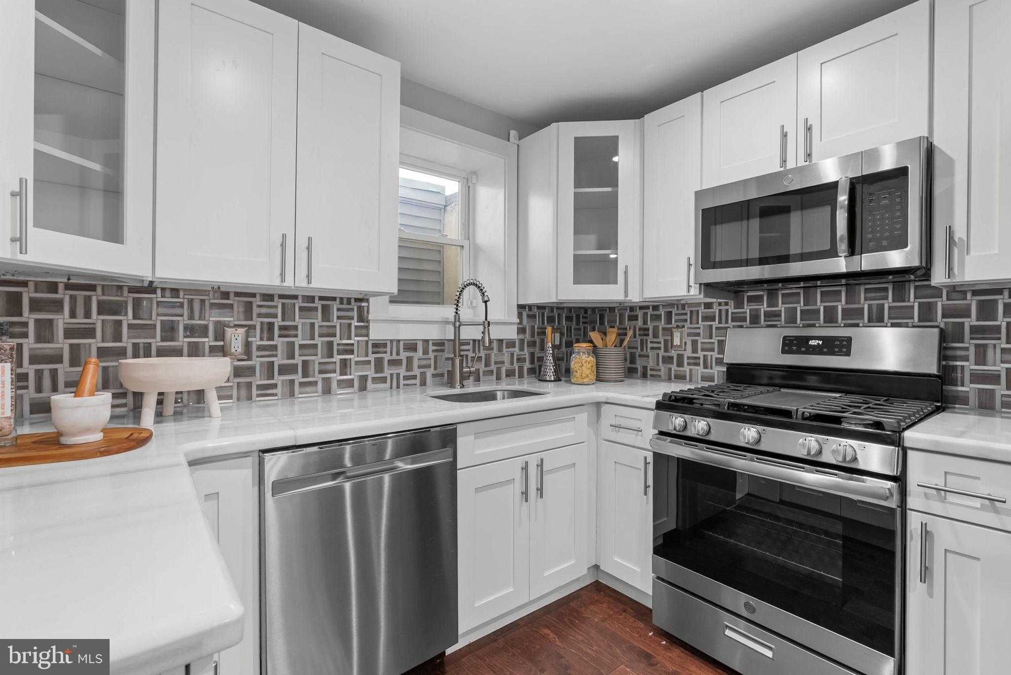 2639 Ellsworth St photo 3