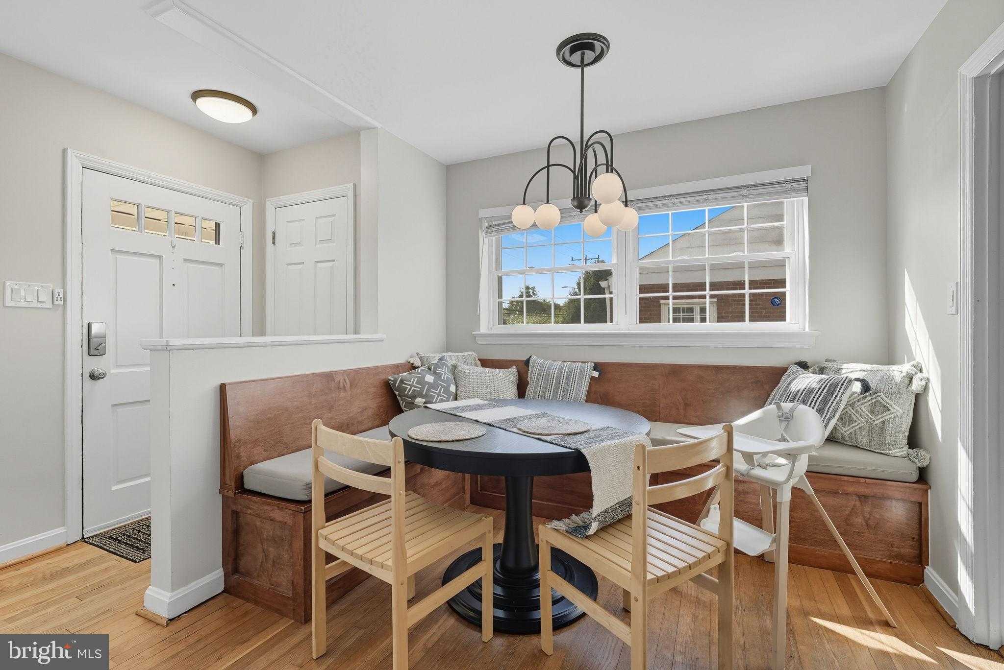 2632 N Sycamore St photo 5