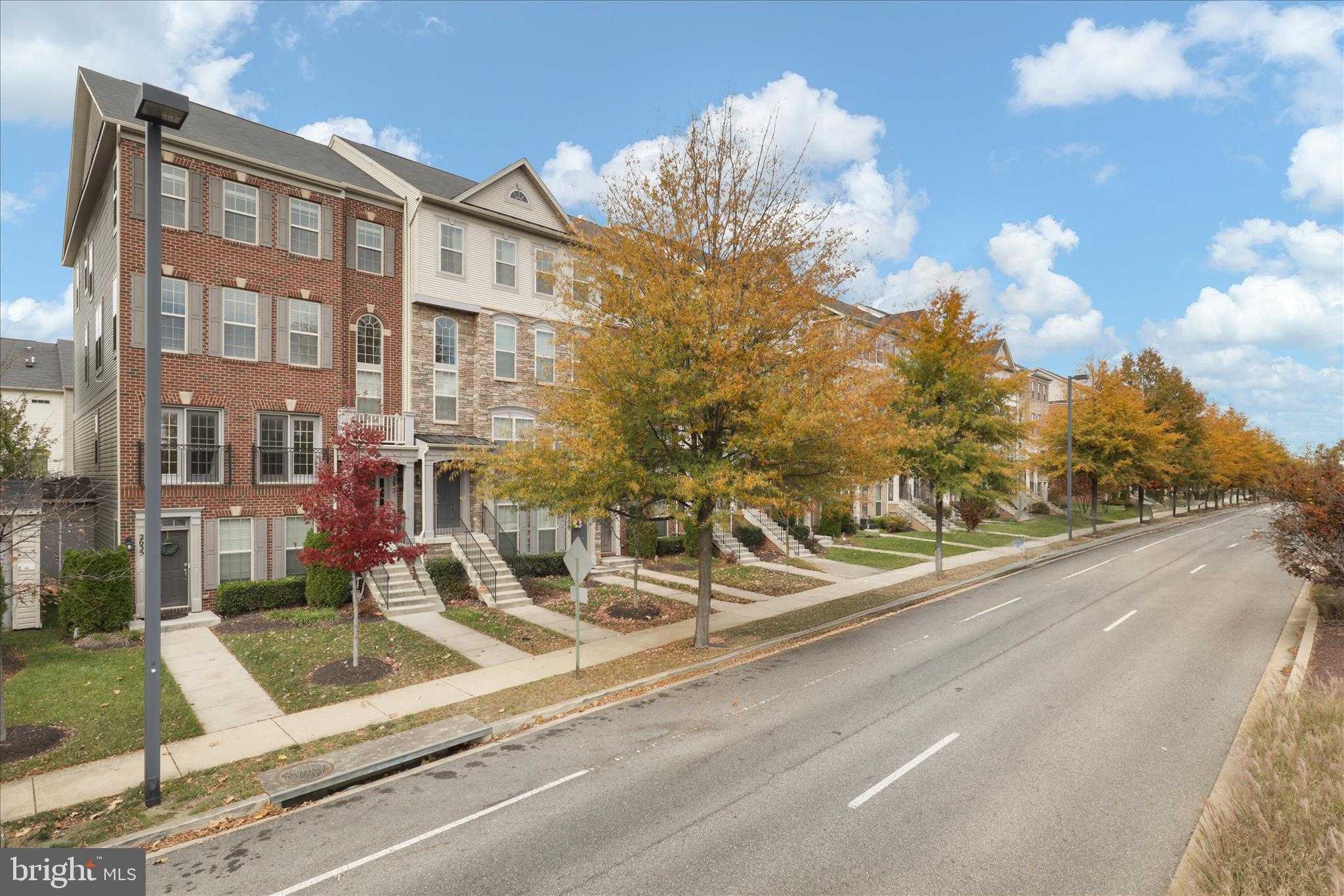 2633 Campus Way N photo 3