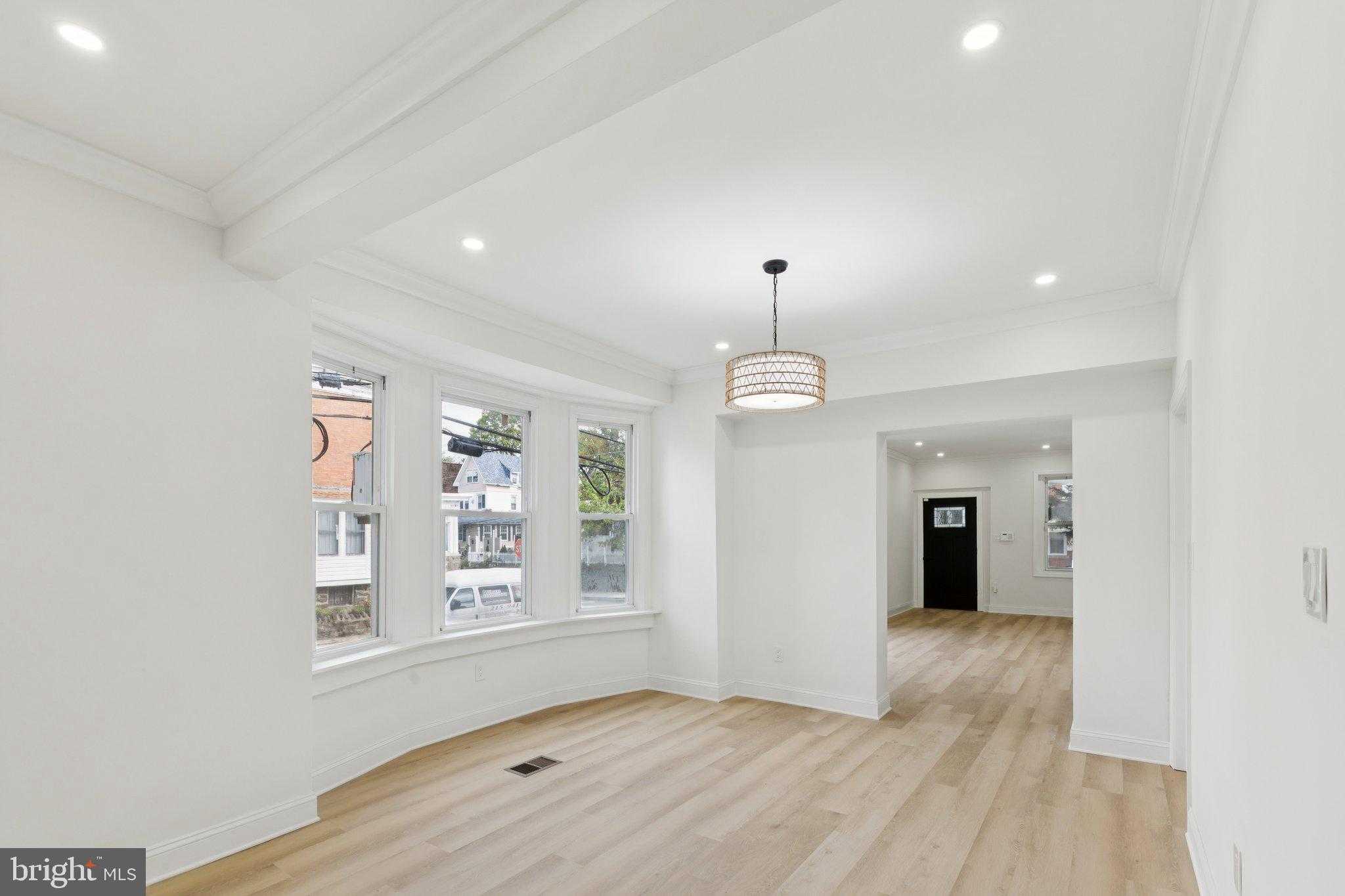 137 W Manheim St photo 13