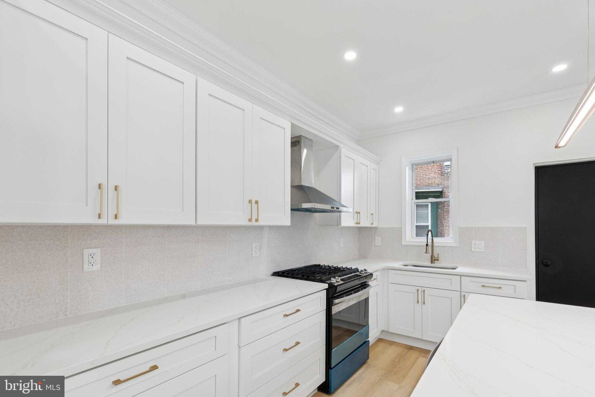 137 W Manheim St photo 18