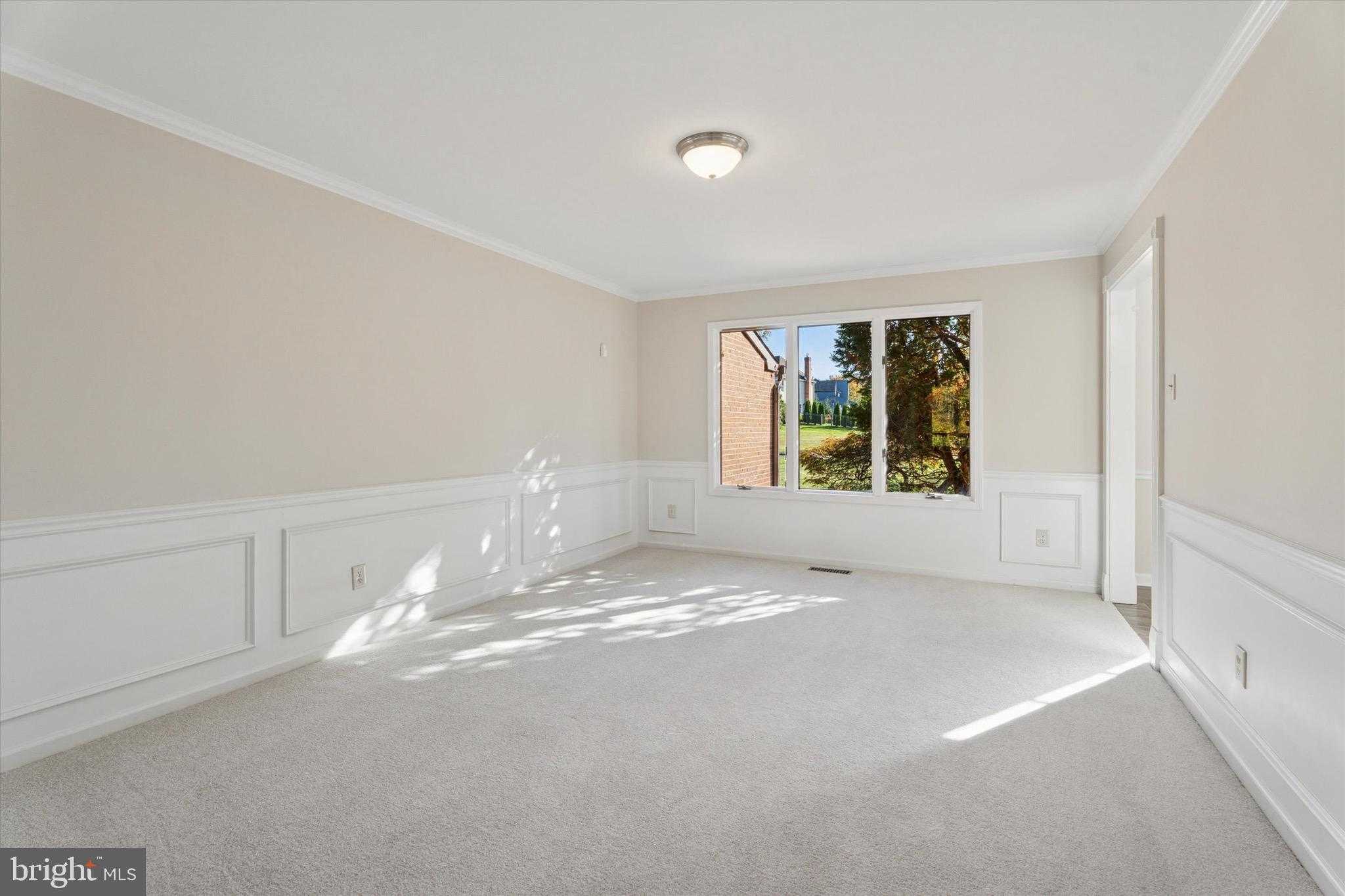 1377 Tanglewood Dr photo 5