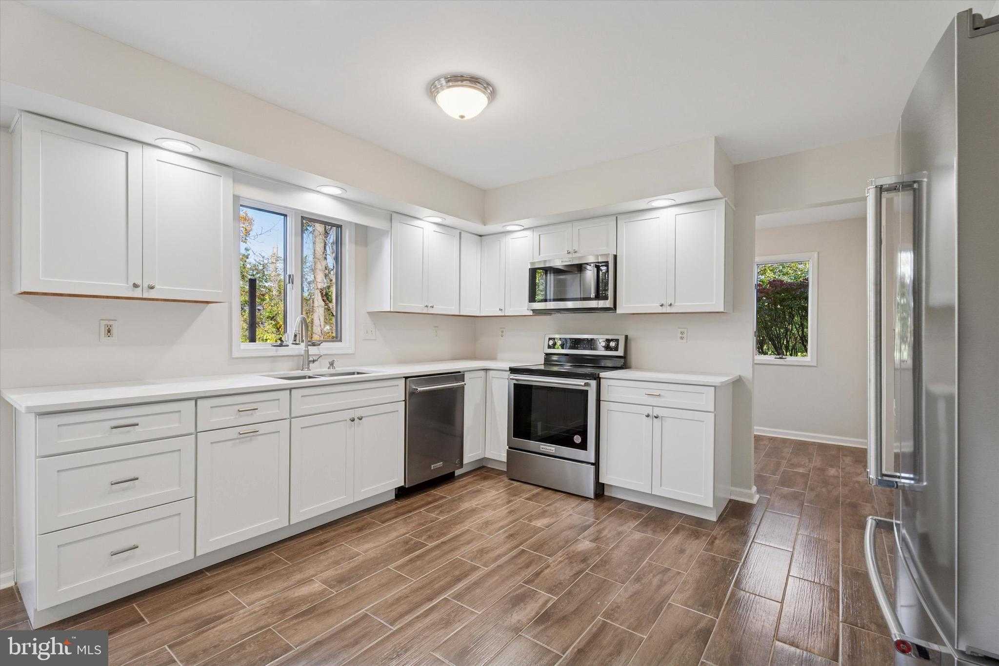 1377 Tanglewood Dr photo 7