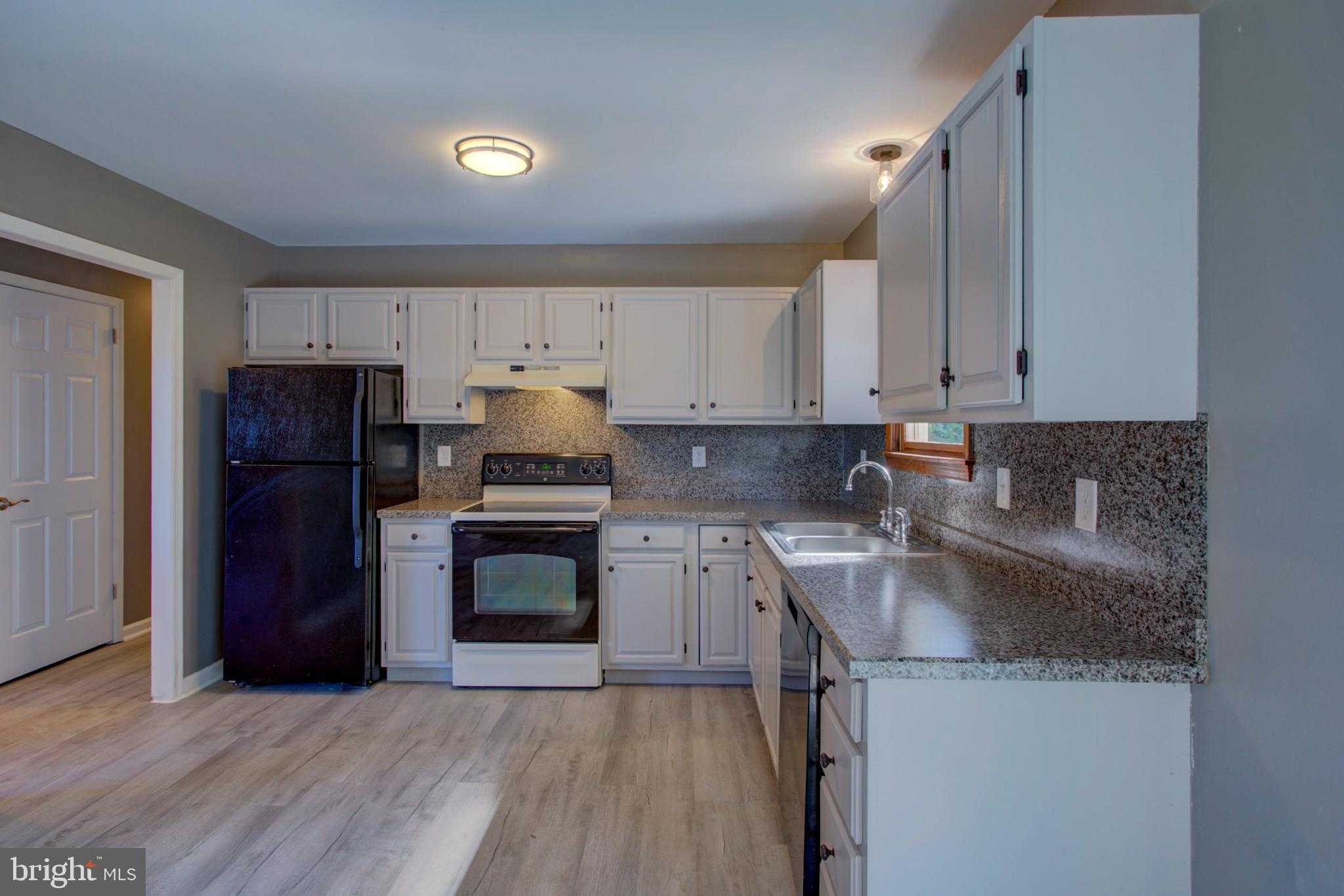 2891 Newport Rd photo 5