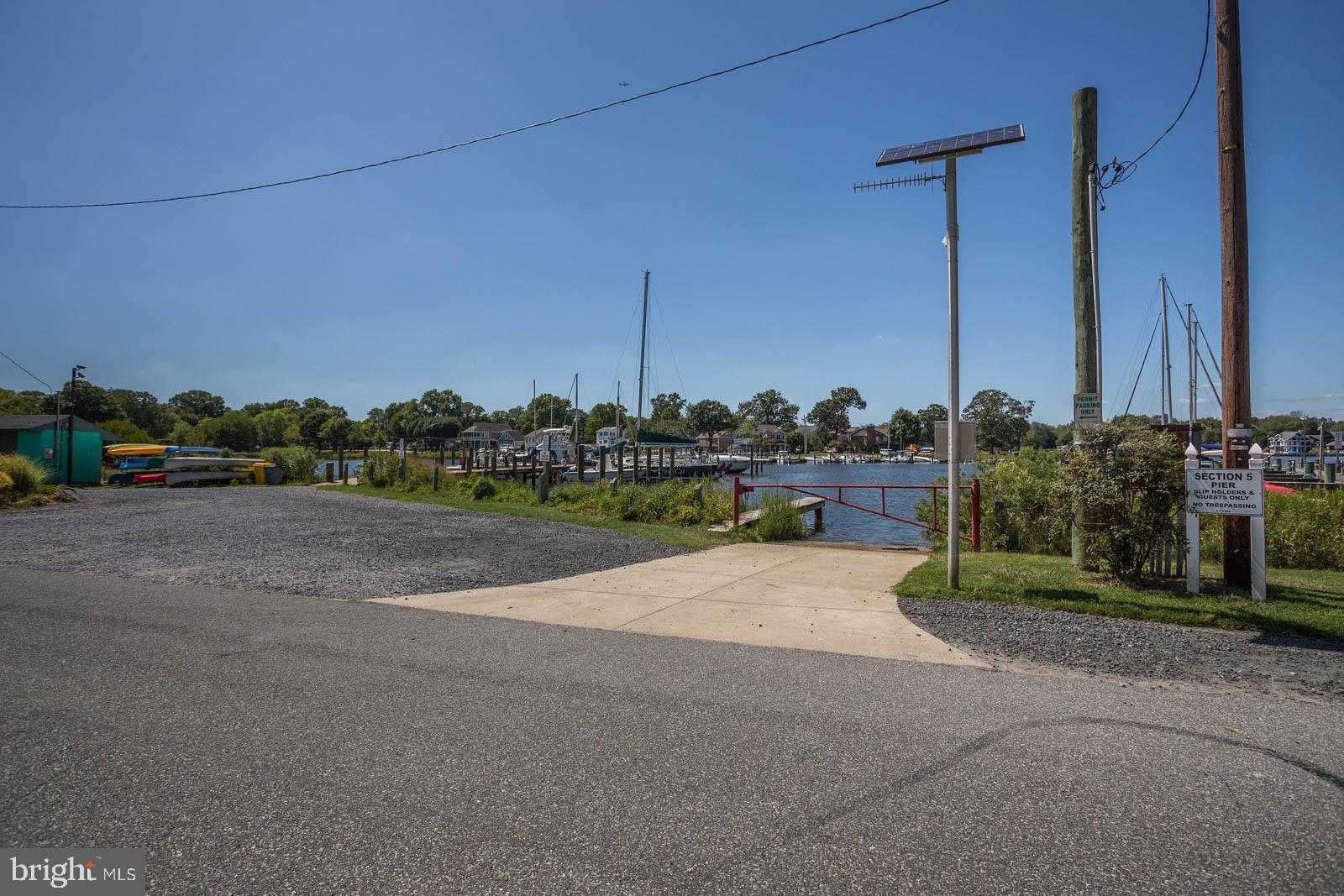 404 Warwick Pl photo 50