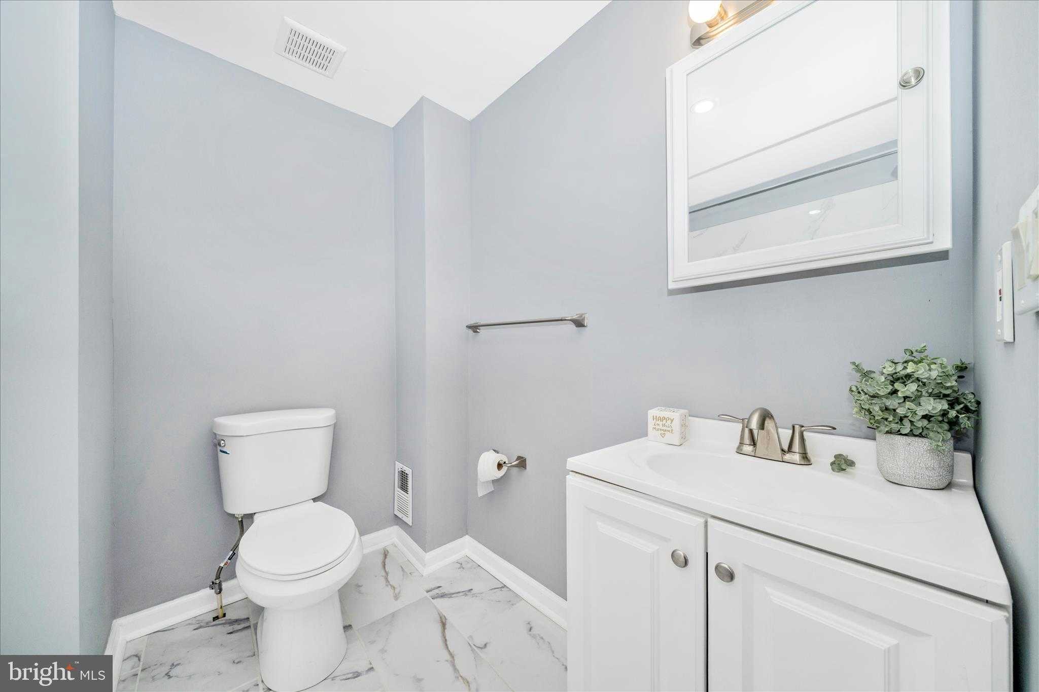 2224 W Fayette St photo 12