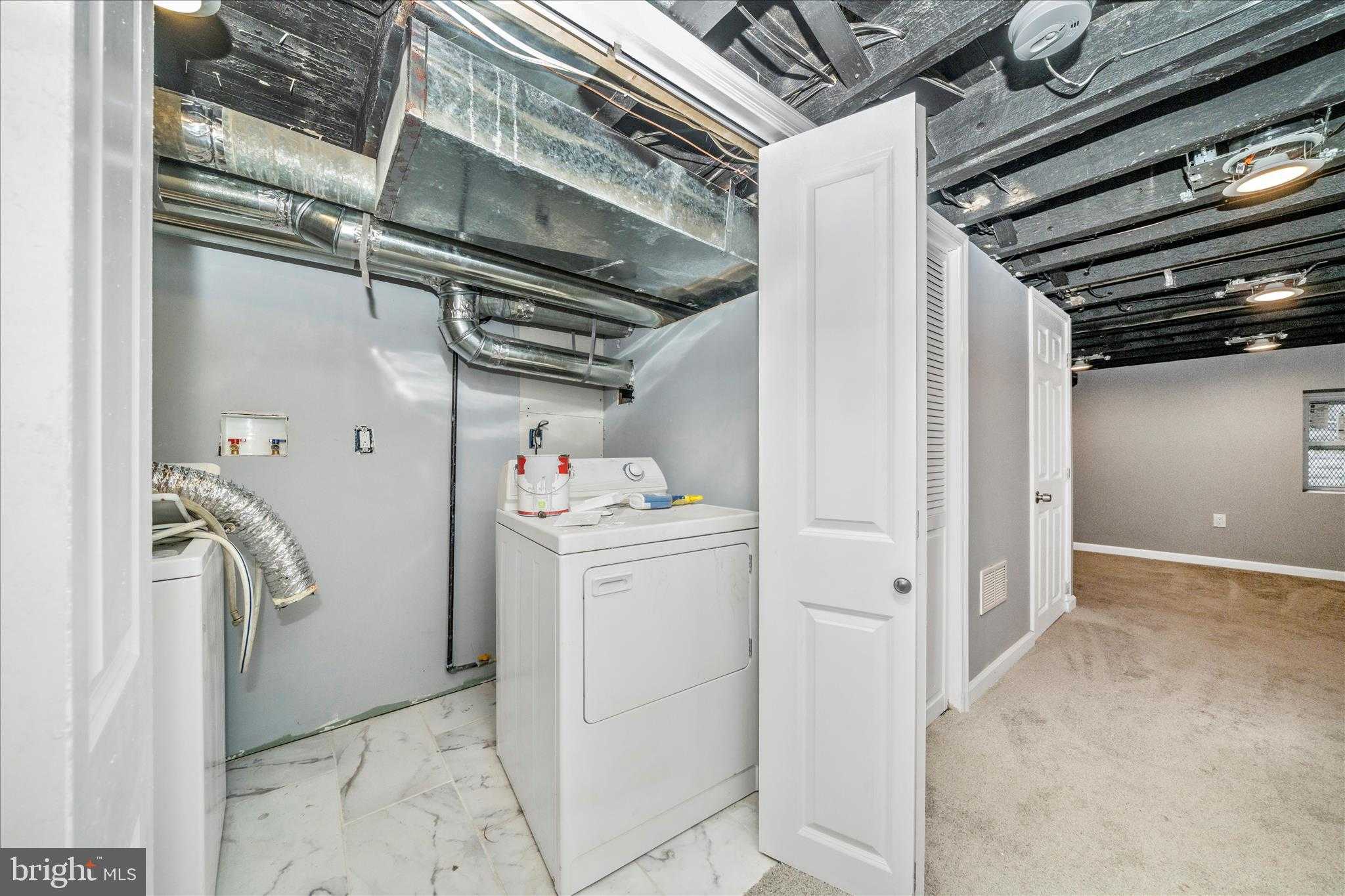 2224 W Fayette St photo 32