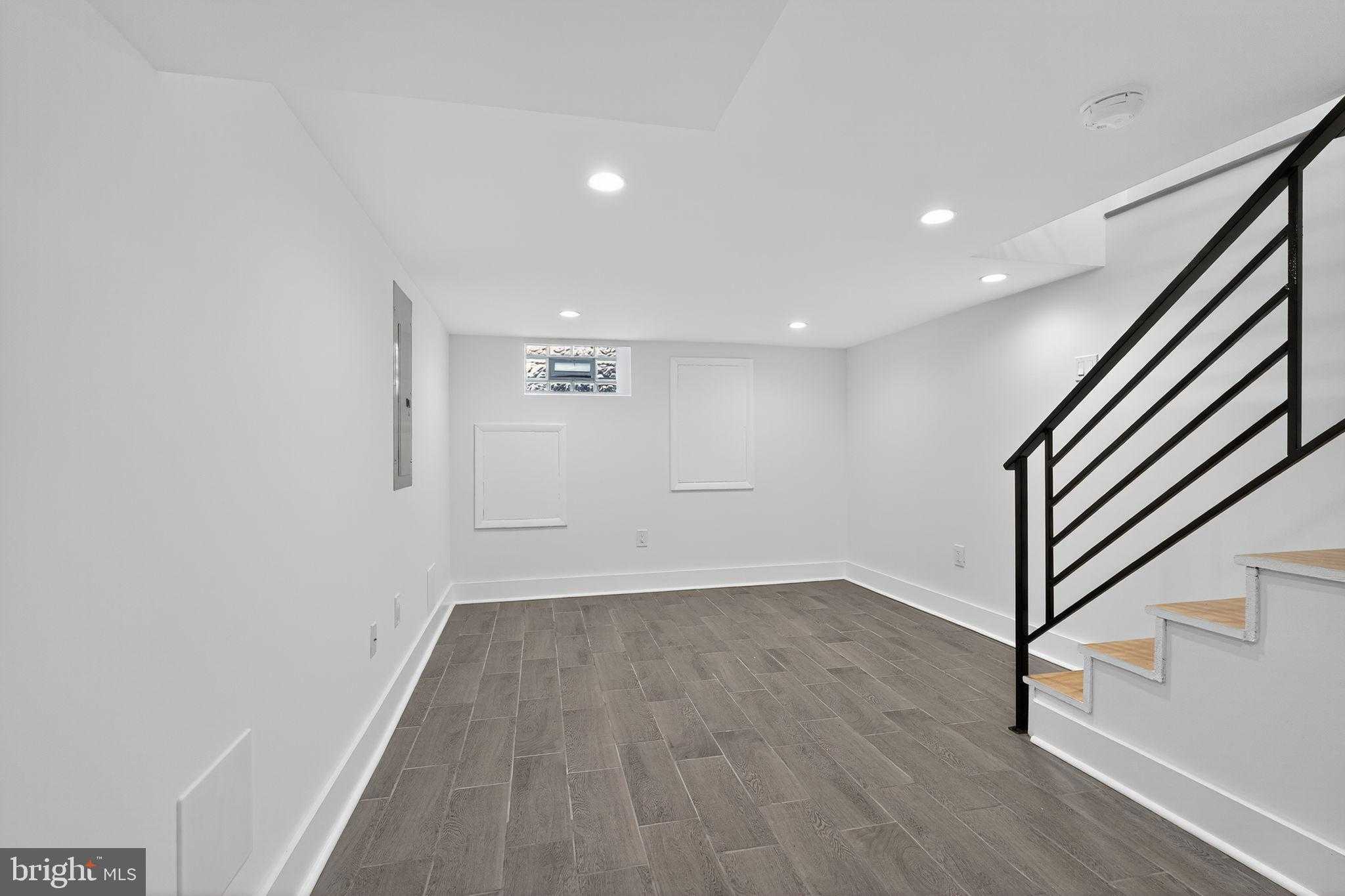 2646 E Monmouth St photo 25