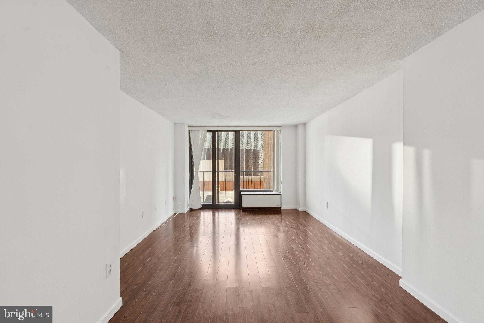 1420 Locust St Apt 7l photo 2