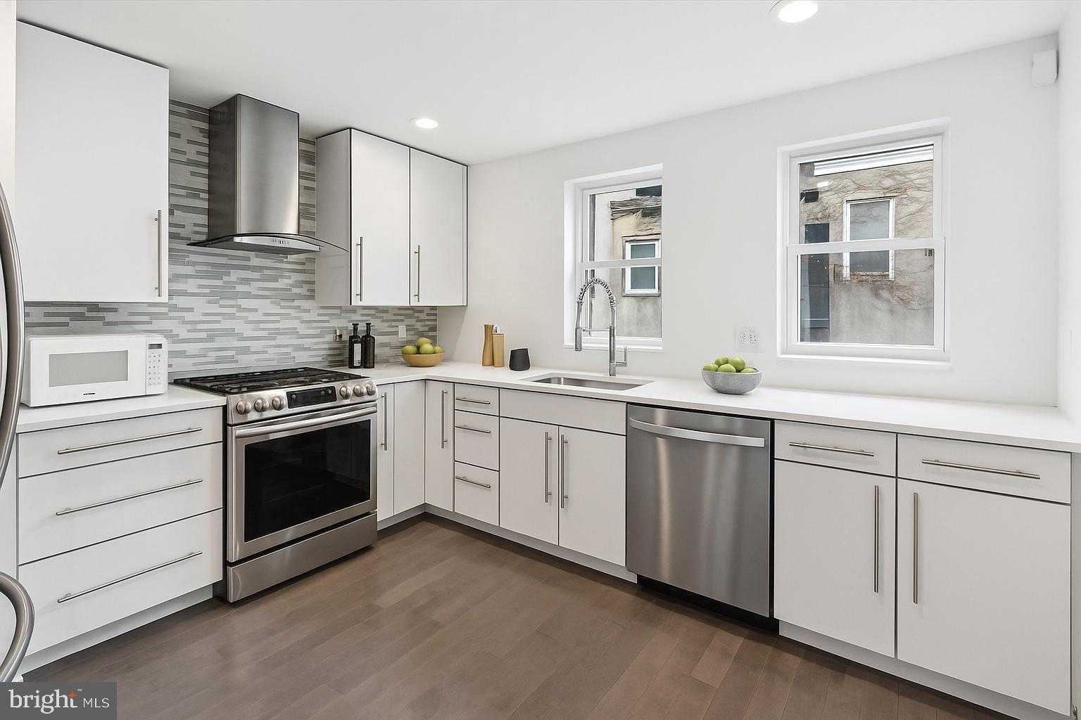 774 S Hicks St photo 12