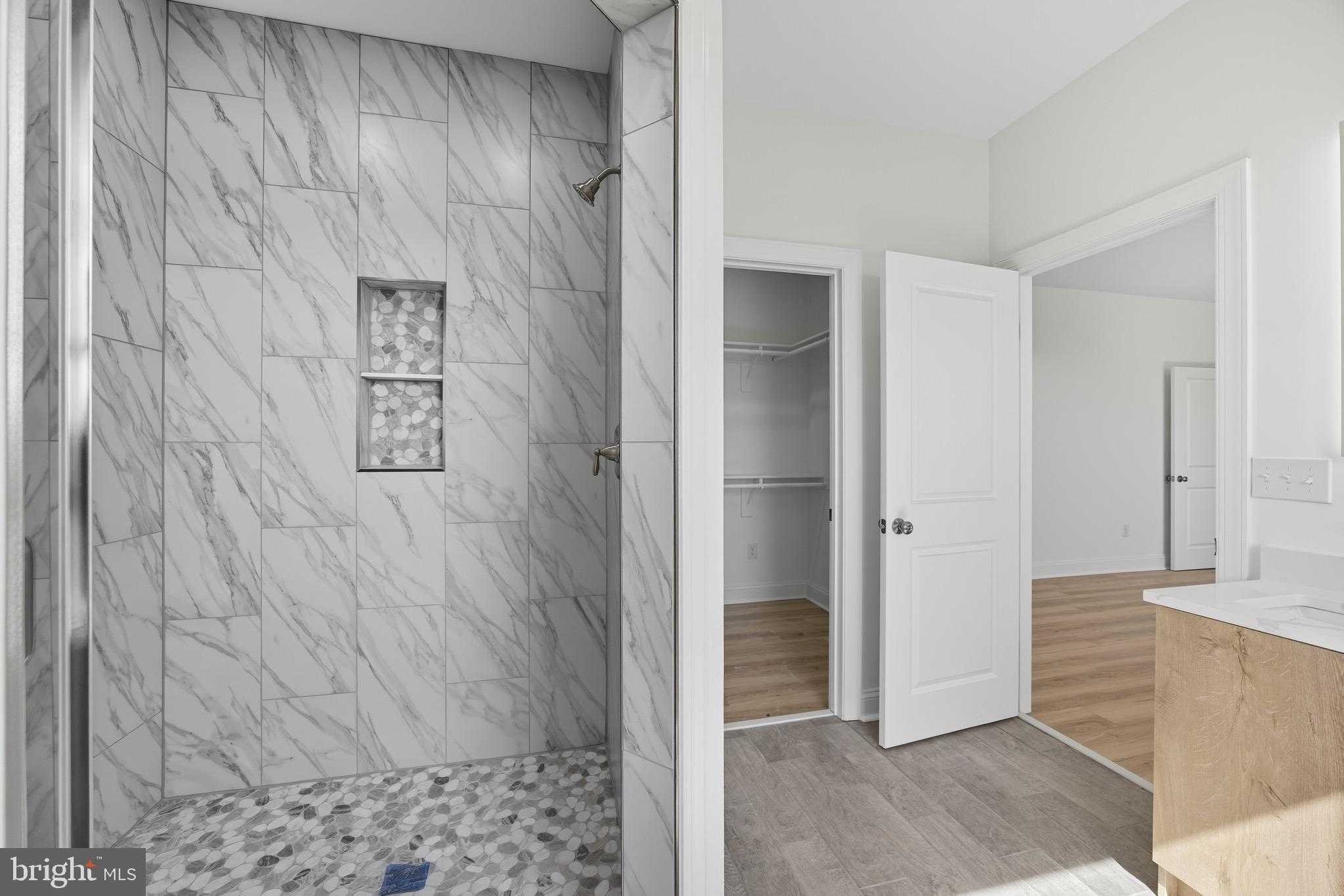 607 Slonaker Ln photo 26