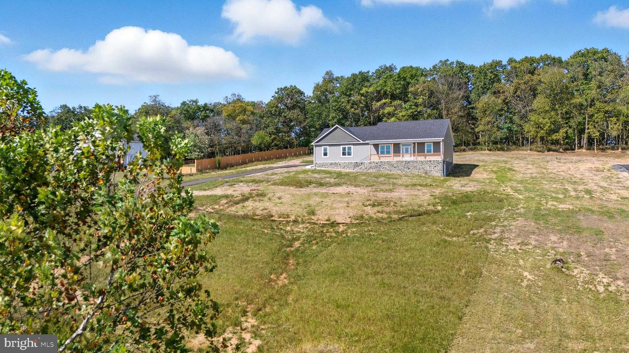 607 Slonaker Ln photo 56