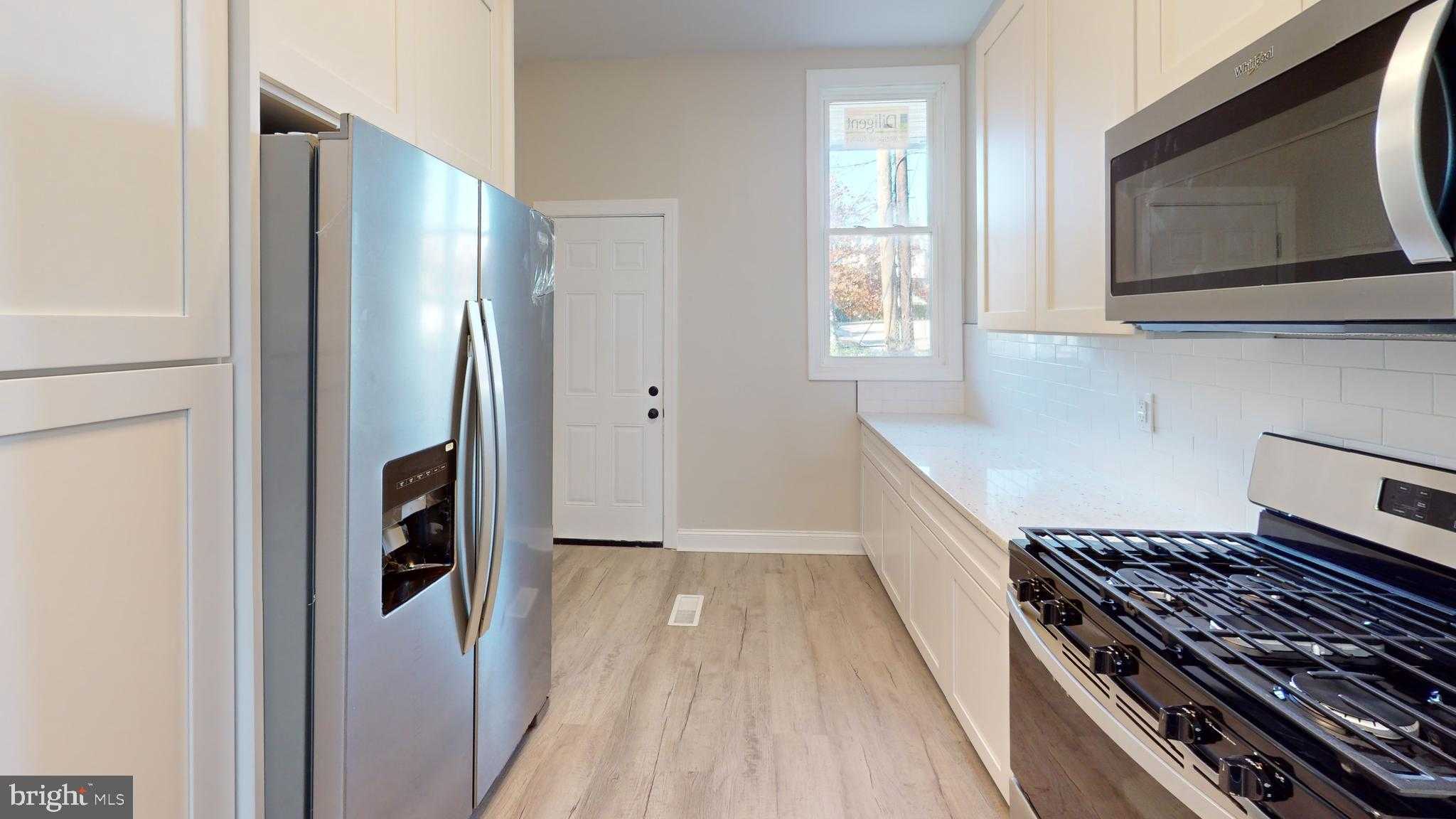 1610 N Bond St photo 8