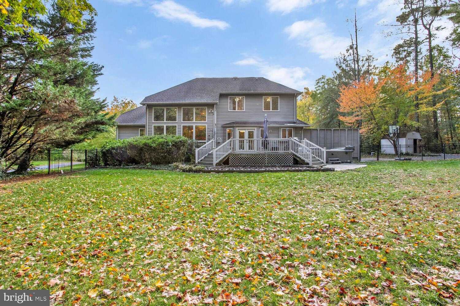 350 Madeline Dr photo 24