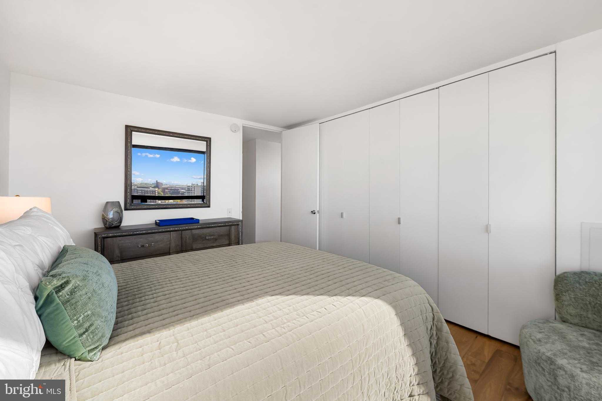 4000 N Charles St Apt 1414 photo 30