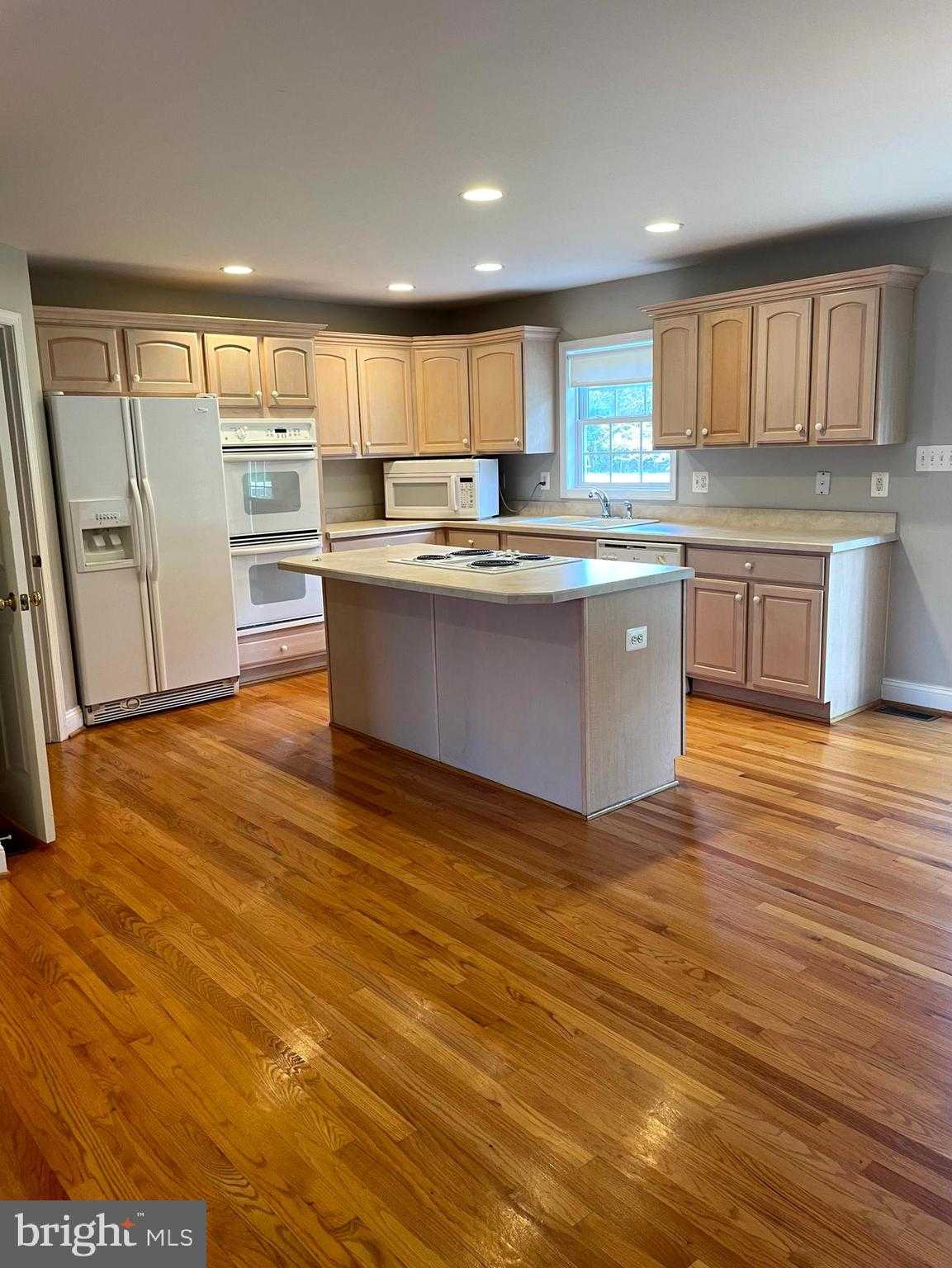 15205 Fleetwood Dr photo 5