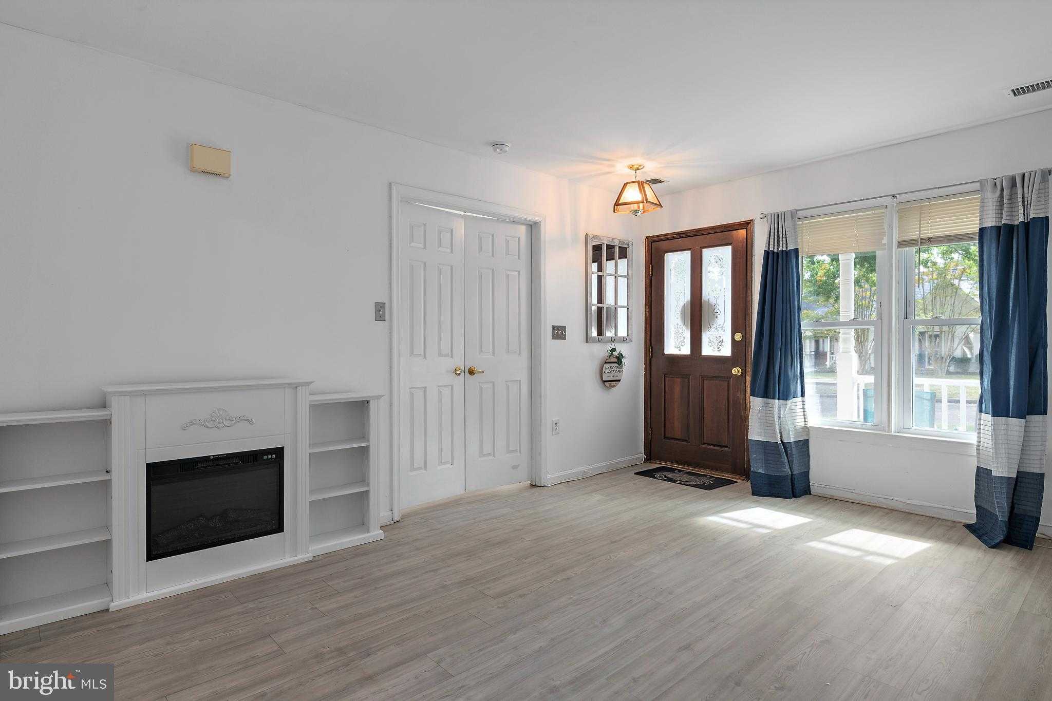 932 Riversedge Cir photo 9