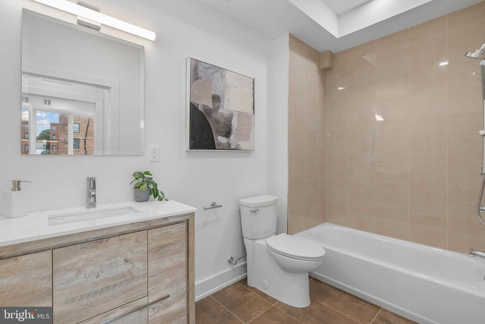 950 N 2nd St photo 17