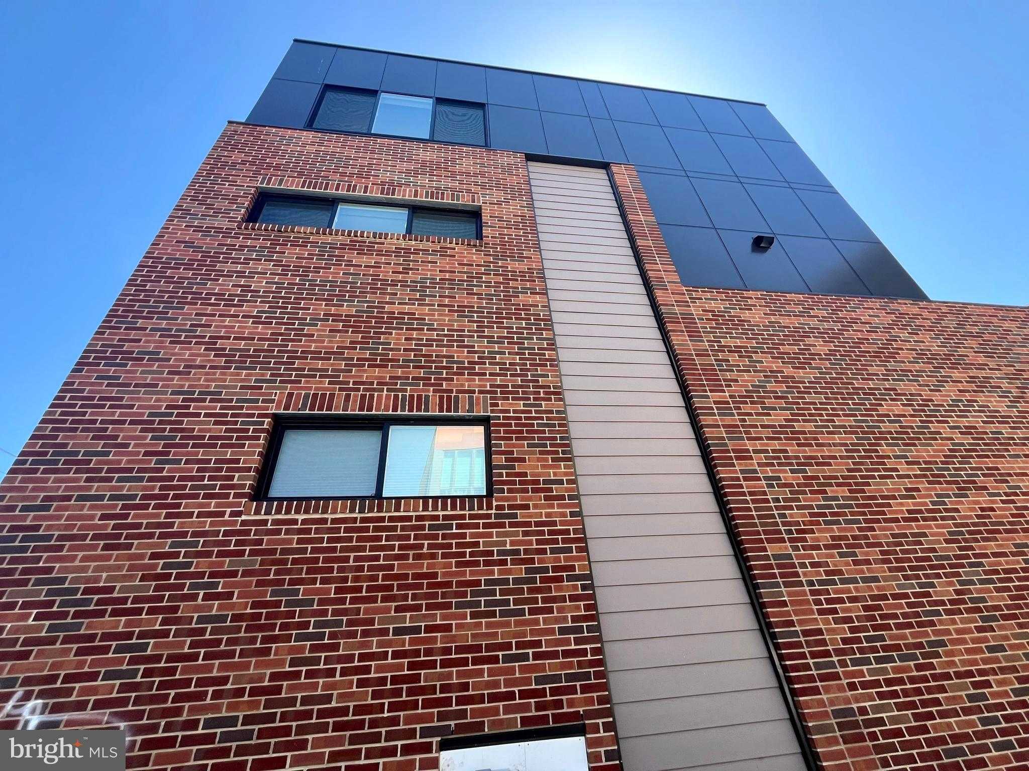 678 N 13th St photo 3